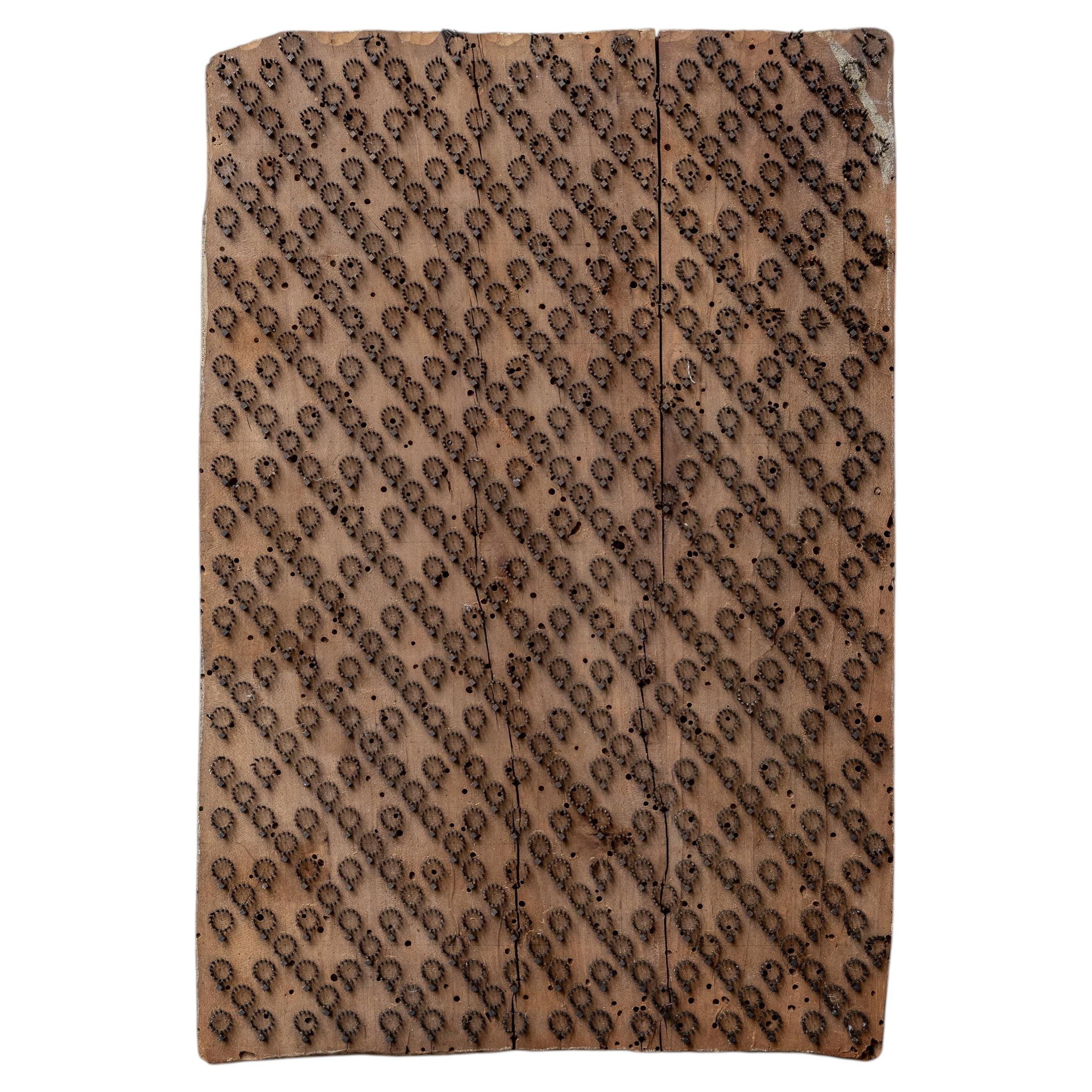 Bloc d'impression textile en soie lyonnaise du 19ème siècle en Wood sculpté en vente