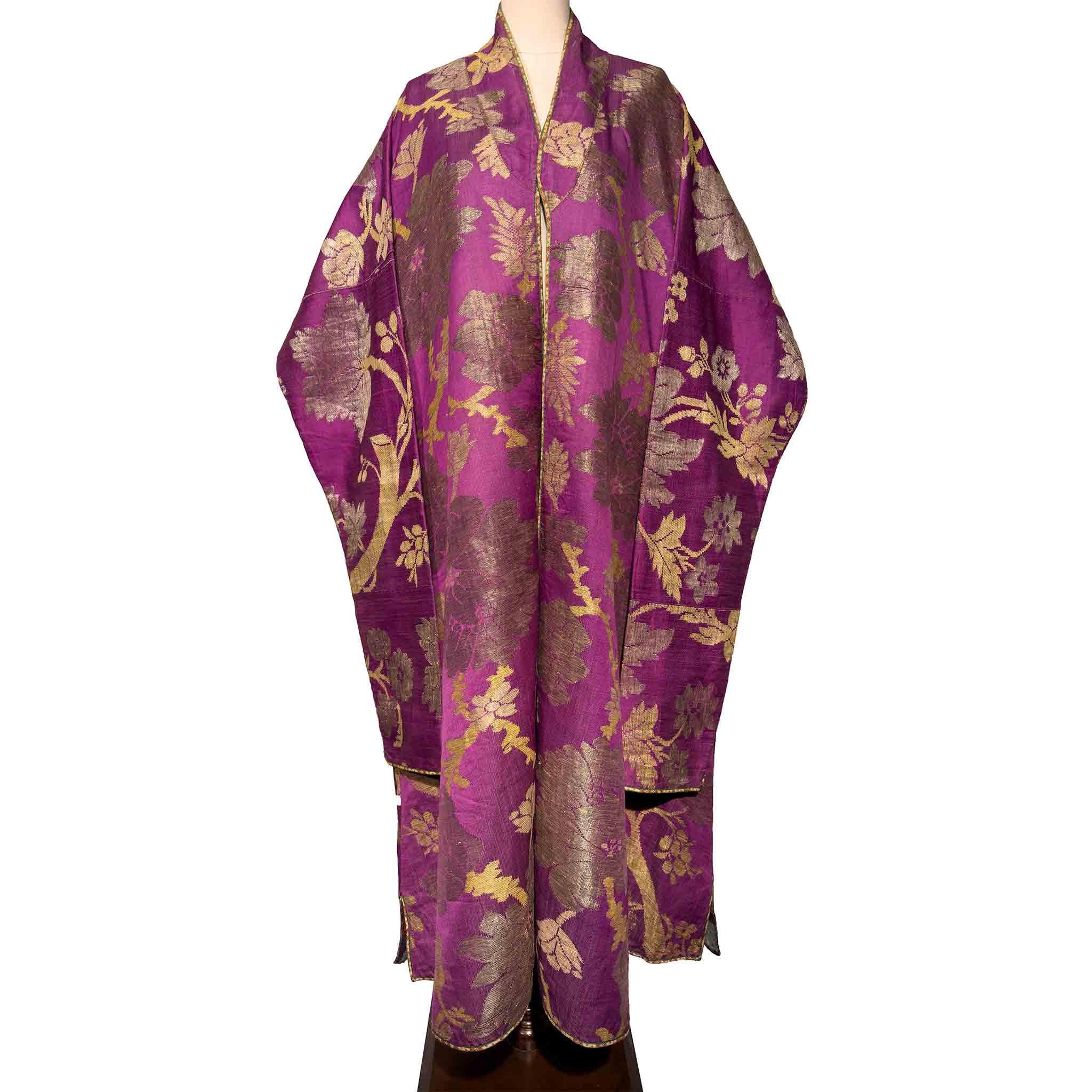 Chapan de Bujara de brocado de seda magenta del siglo XIX Algodón en venta