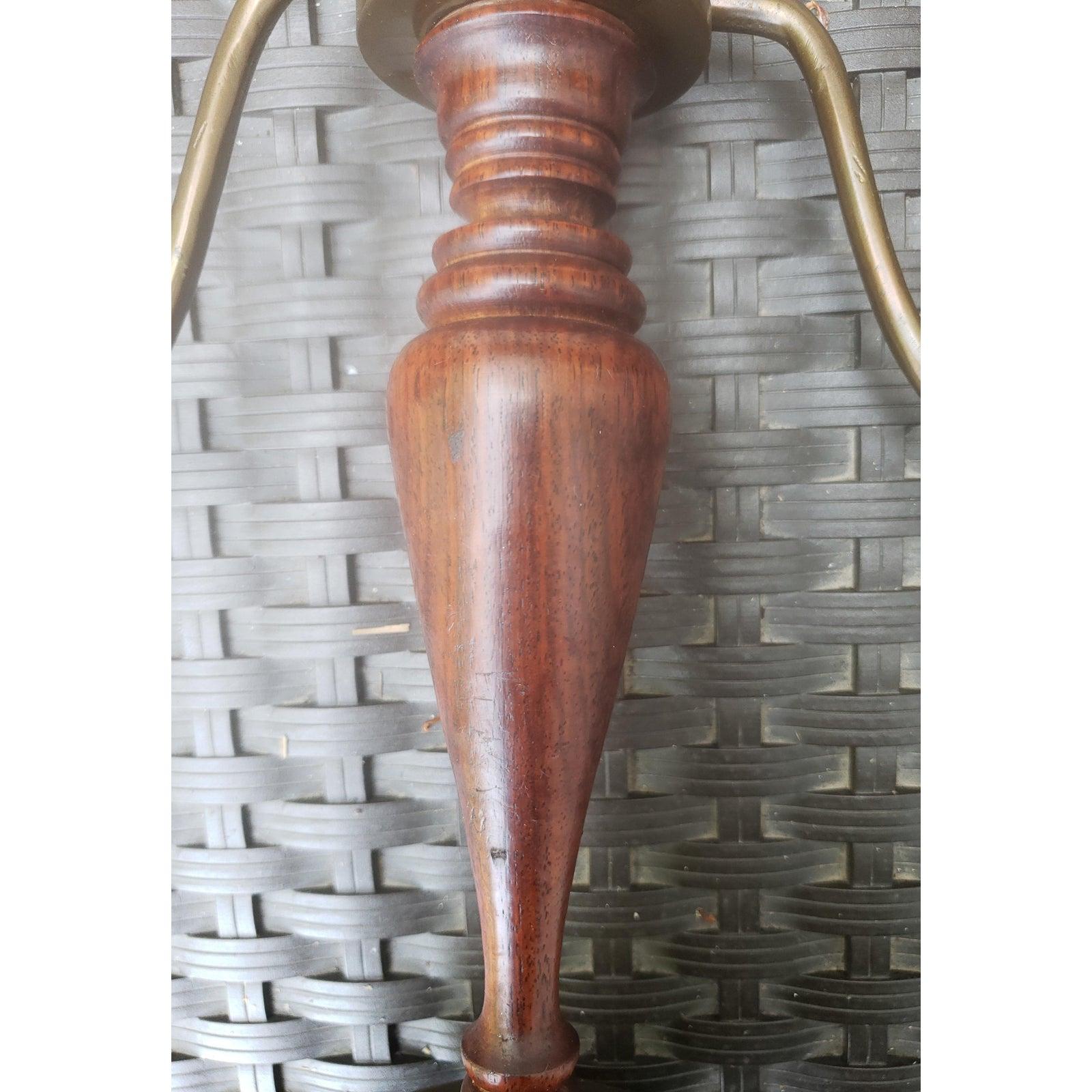 Candelabri in mogano e ottone del XIX secolo, una coppia In condizioni buone in vendita a Germantown, MD