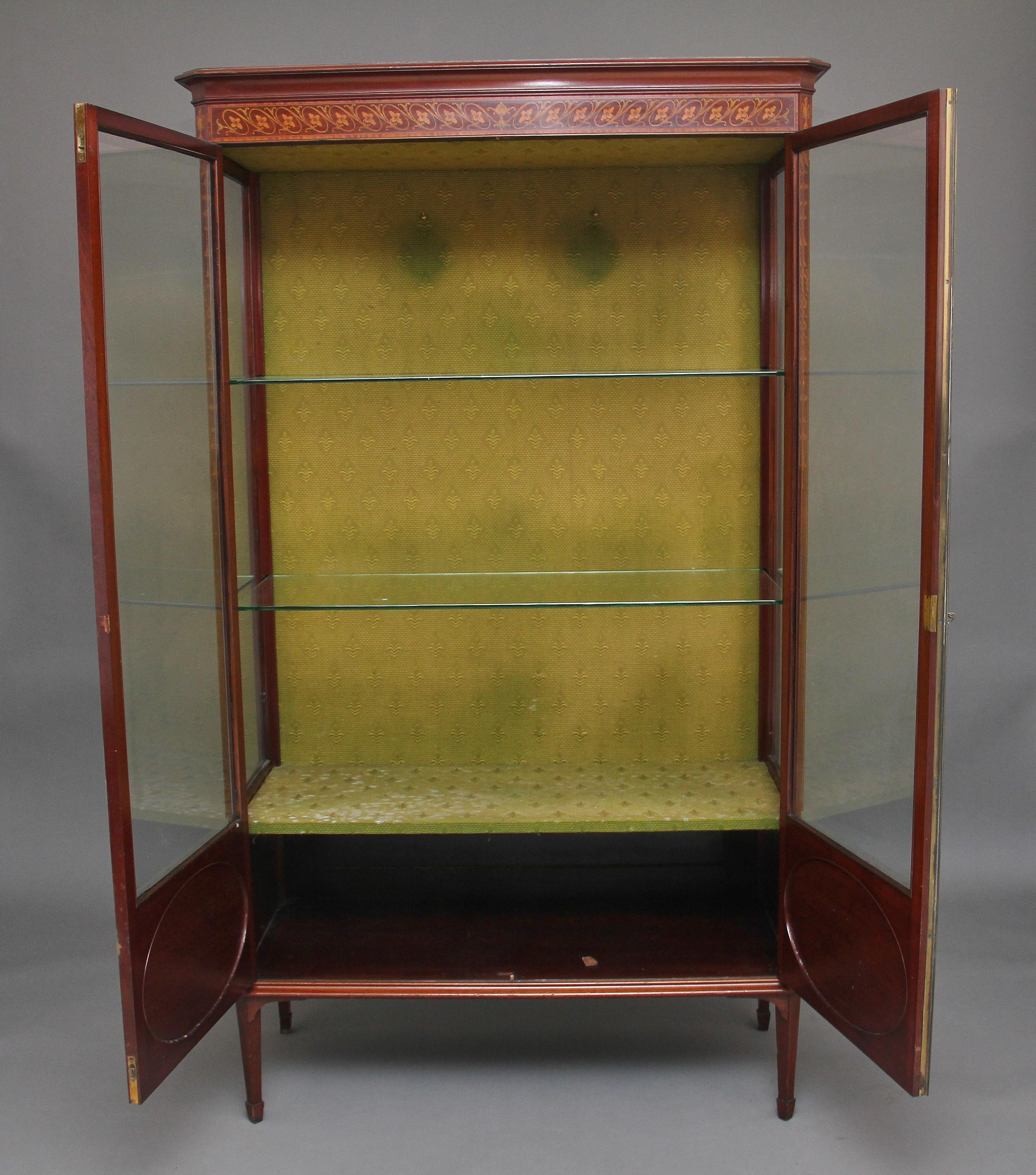 British 19th Century Mahogany and Inlaid Display Cabinet For Sale