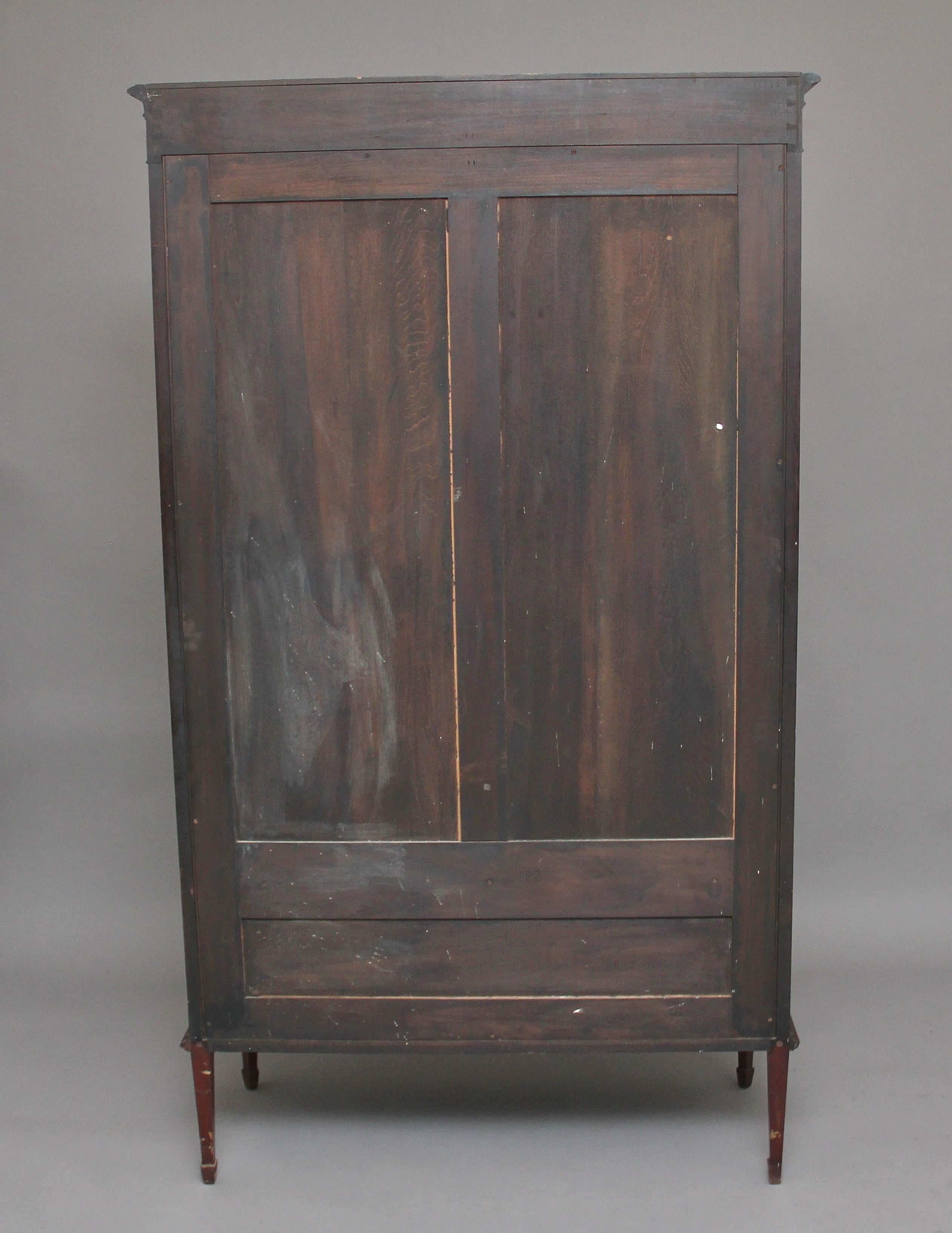 Late 19th Century 19th Century Mahogany and Inlaid Display Cabinet For Sale