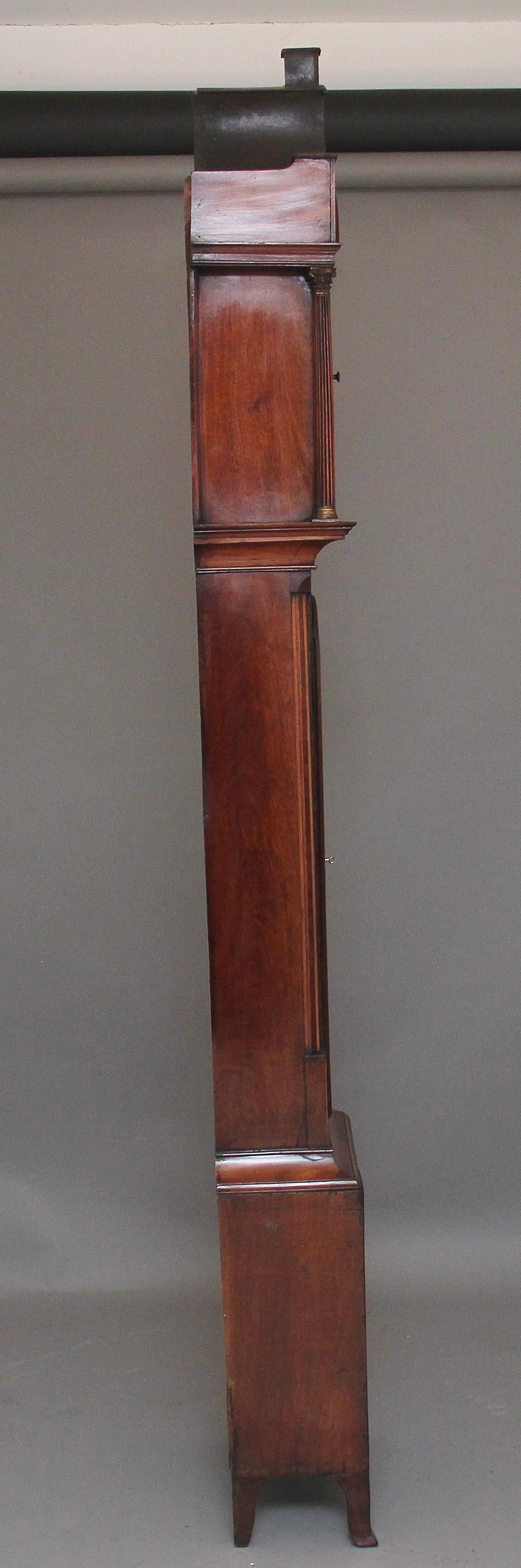 Horloge à boîtier long en acajou et marqueterie du XIXe siècle en vente 4