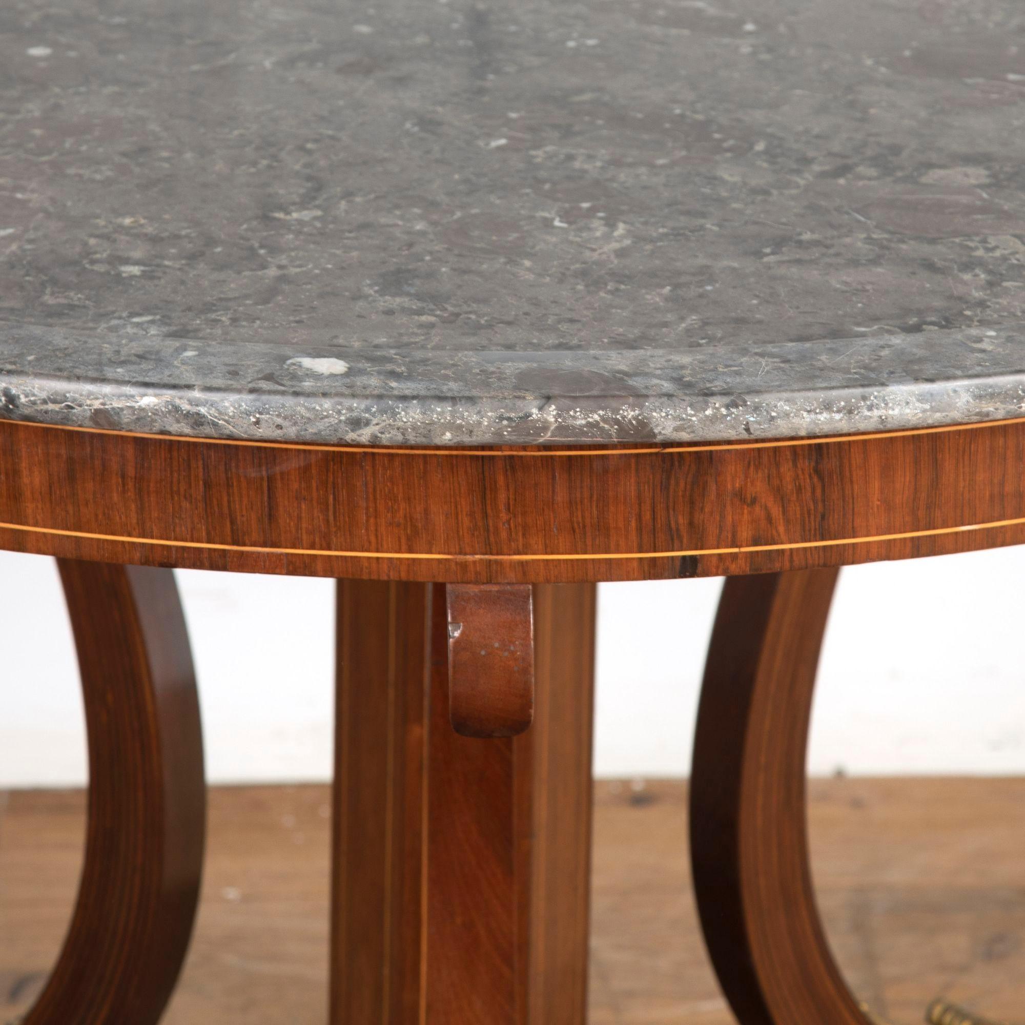 Mesa central de caoba y mármol del siglo XIX Europeo en venta