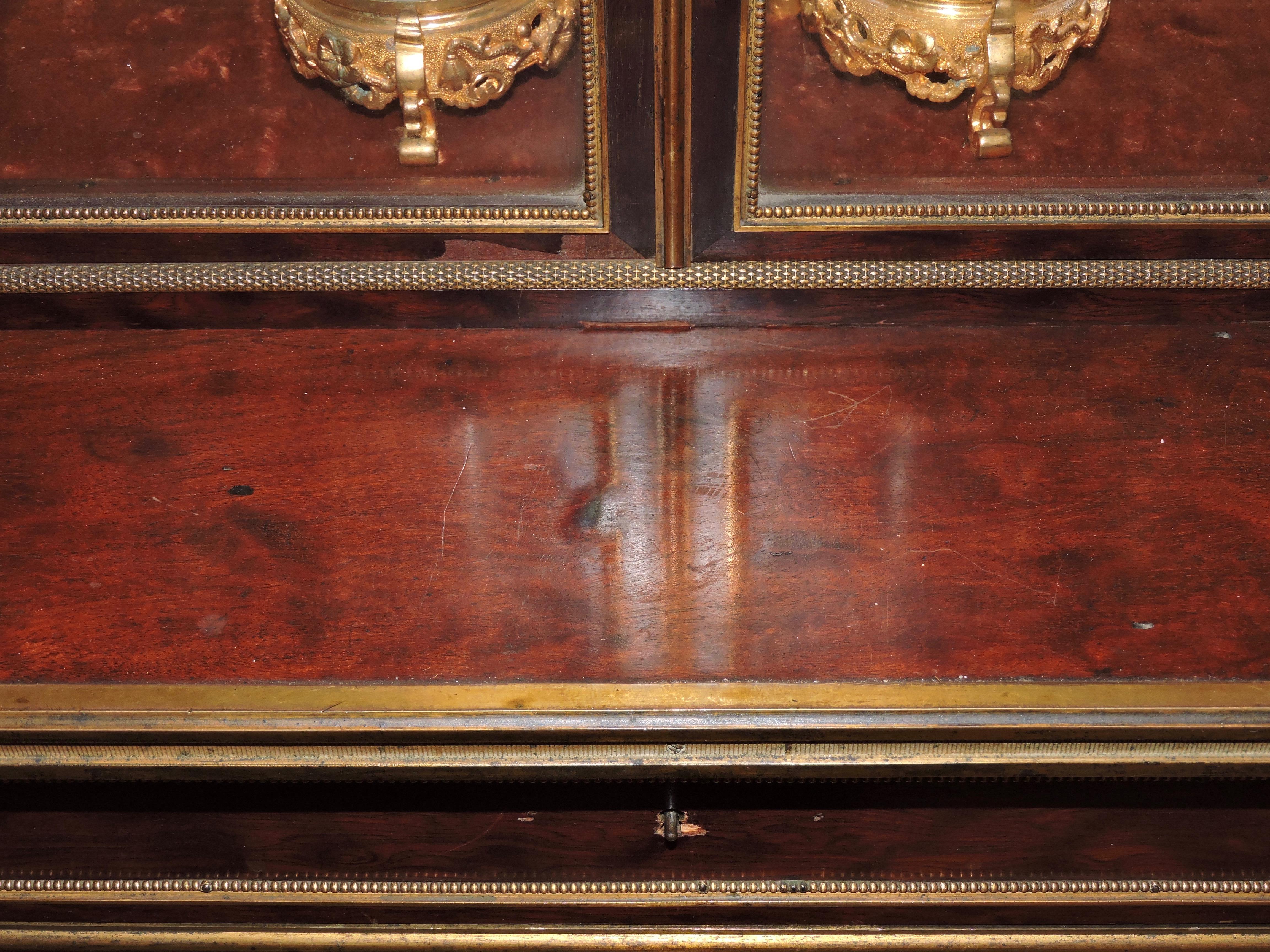 19th Century Mahogany and Ormolu Cabinet Table and Display Window 5