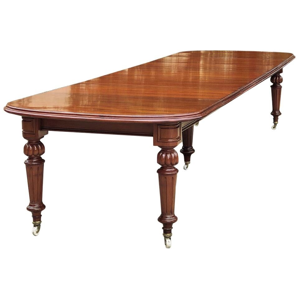 19th Century Mahogany Banquet Table with 5 Leaves