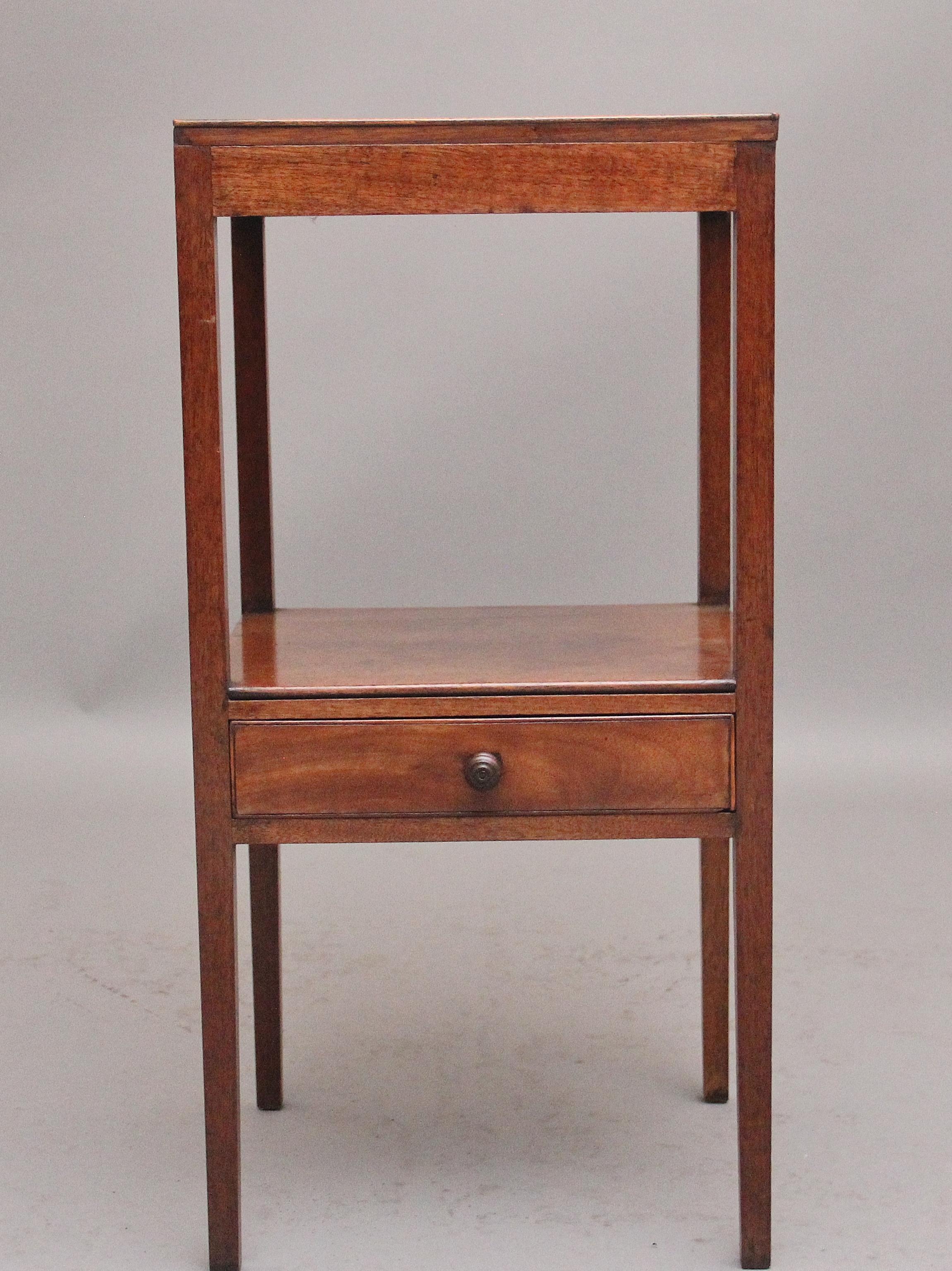 Regency 19th Century mahogany bedside table For Sale