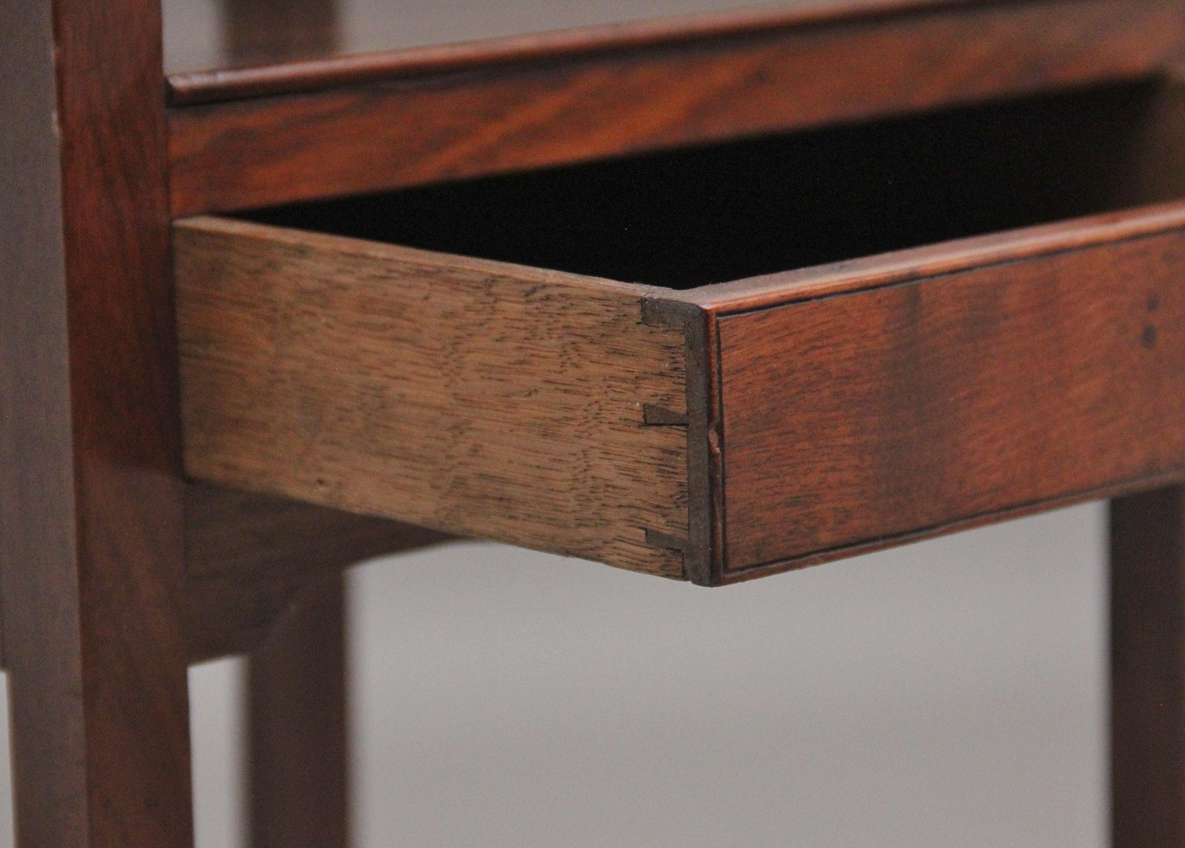 Acajou Table de chevet en acajou du 19e siècle en vente