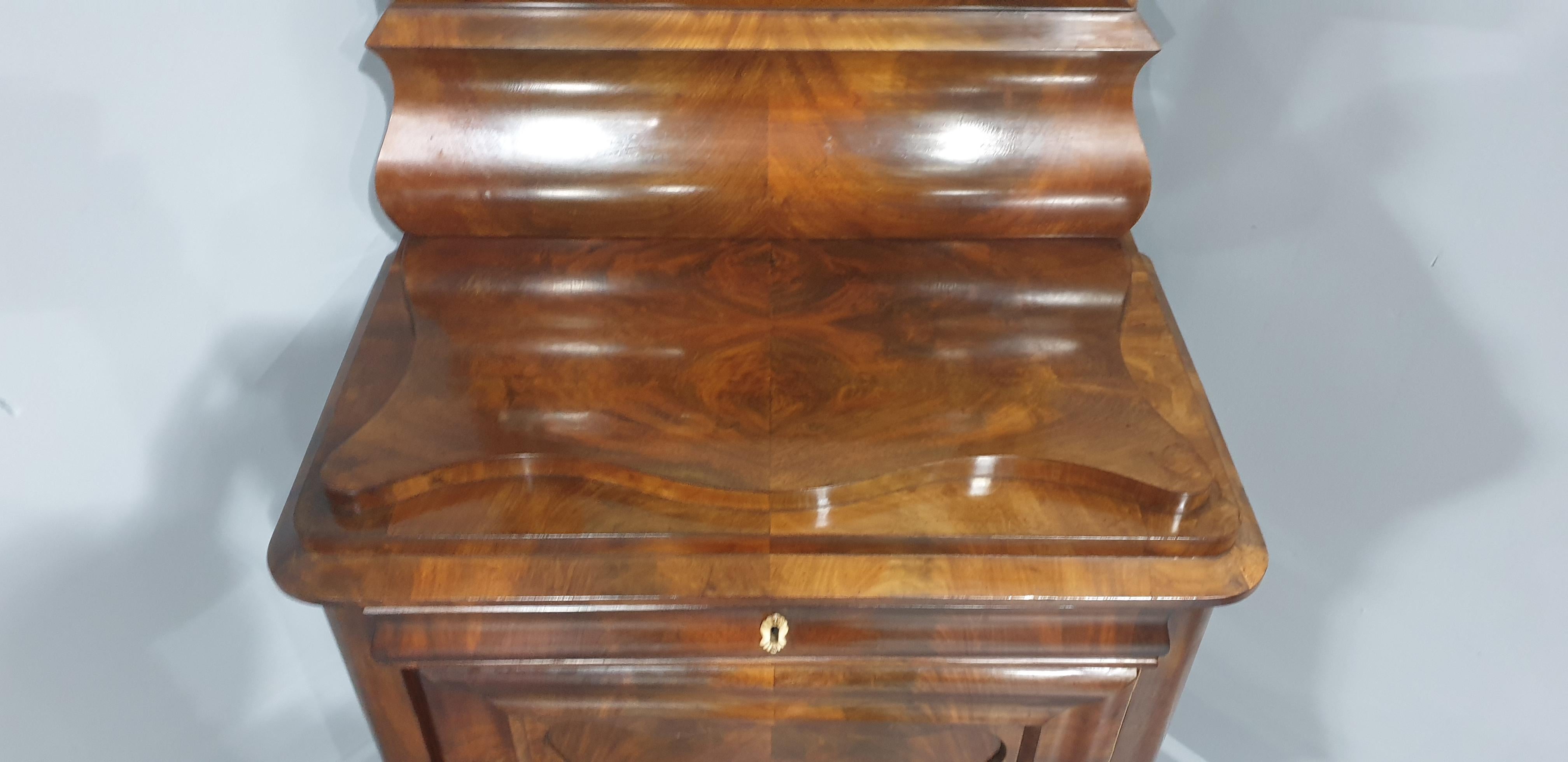 Consola Biedermeier de caoba del siglo XIX con espejo en venta 1