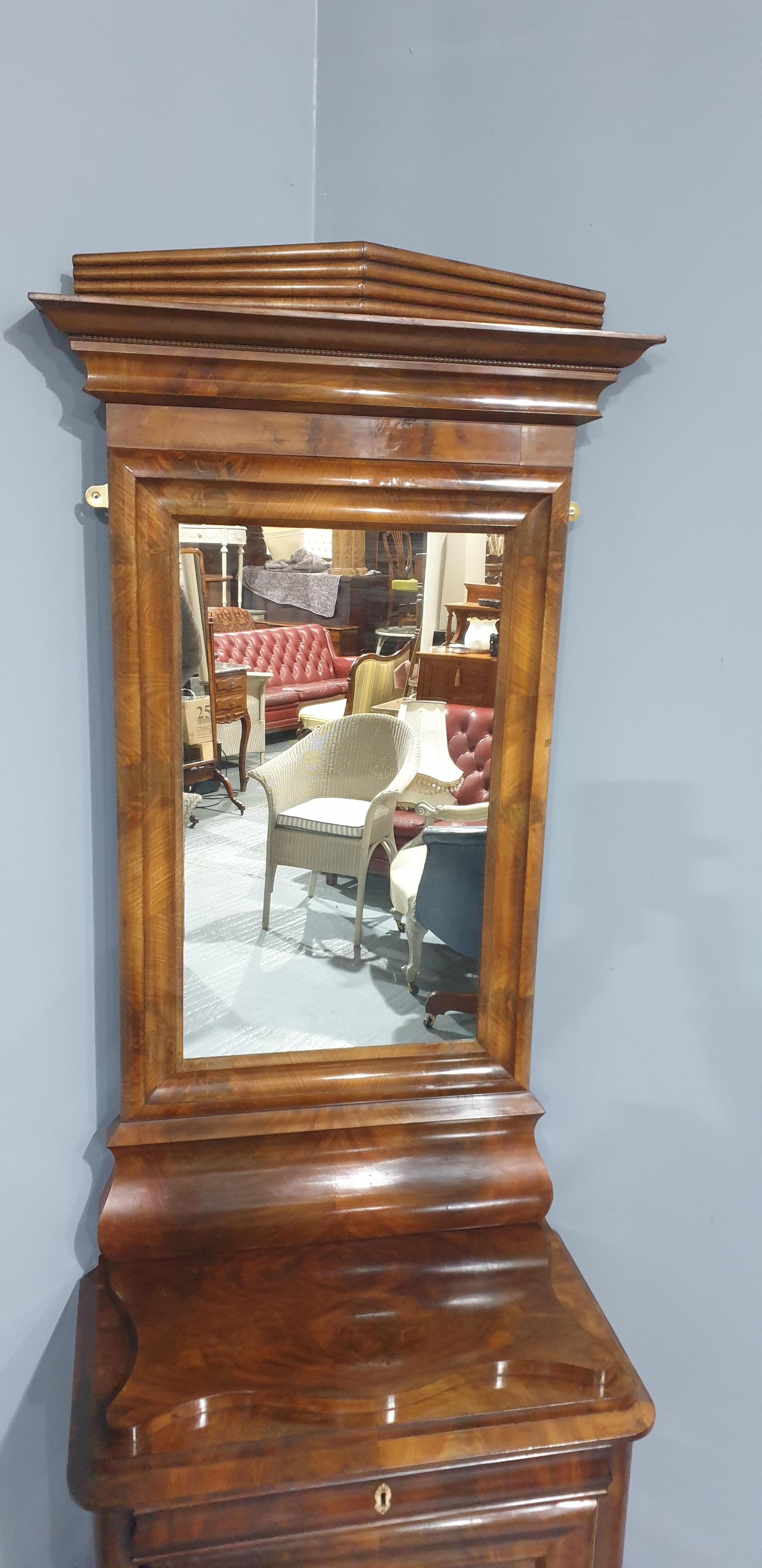 Consola Biedermeier de caoba del siglo XIX con espejo en venta 3