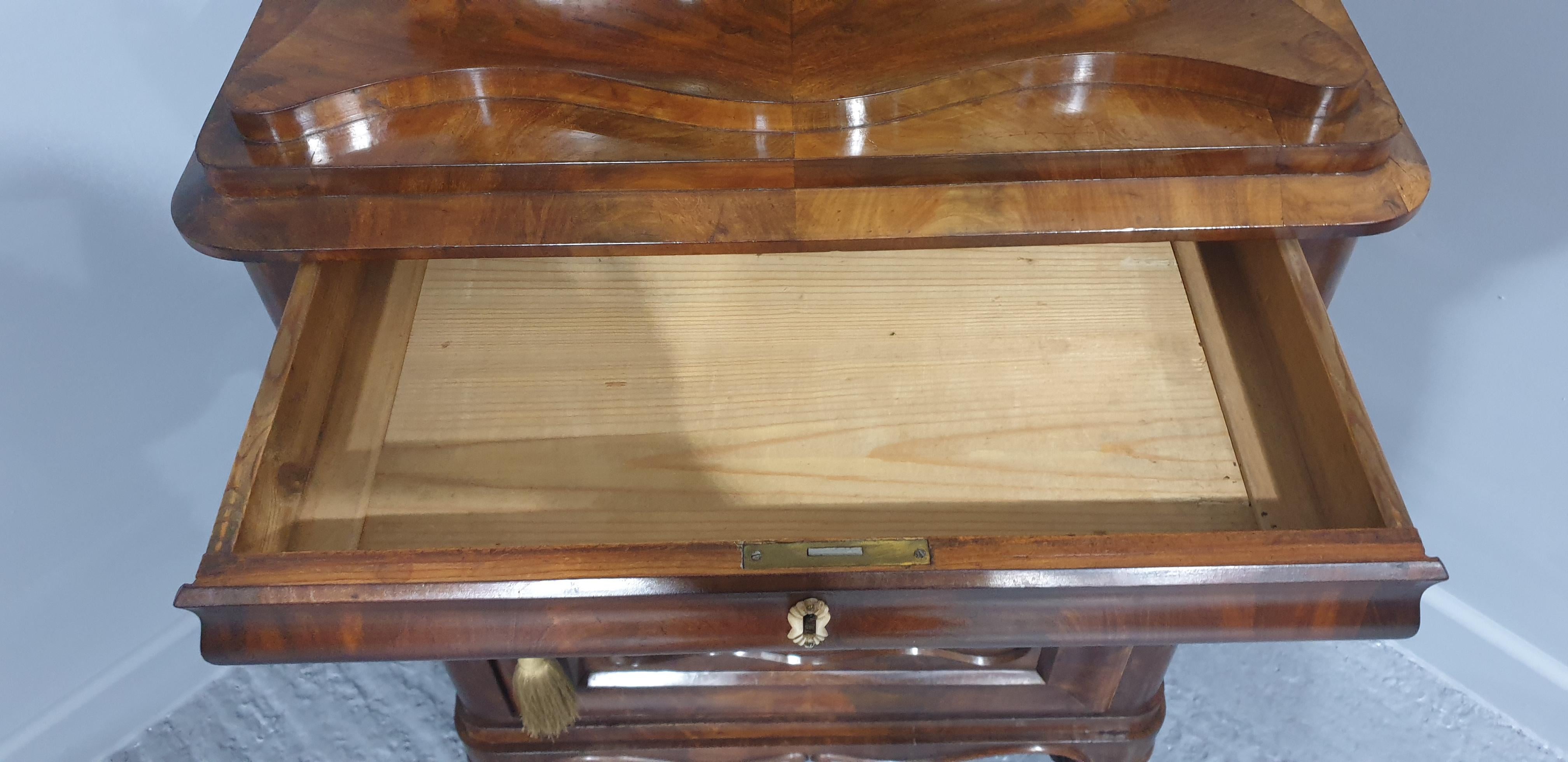 Consola Biedermeier de caoba del siglo XIX con espejo en venta 5