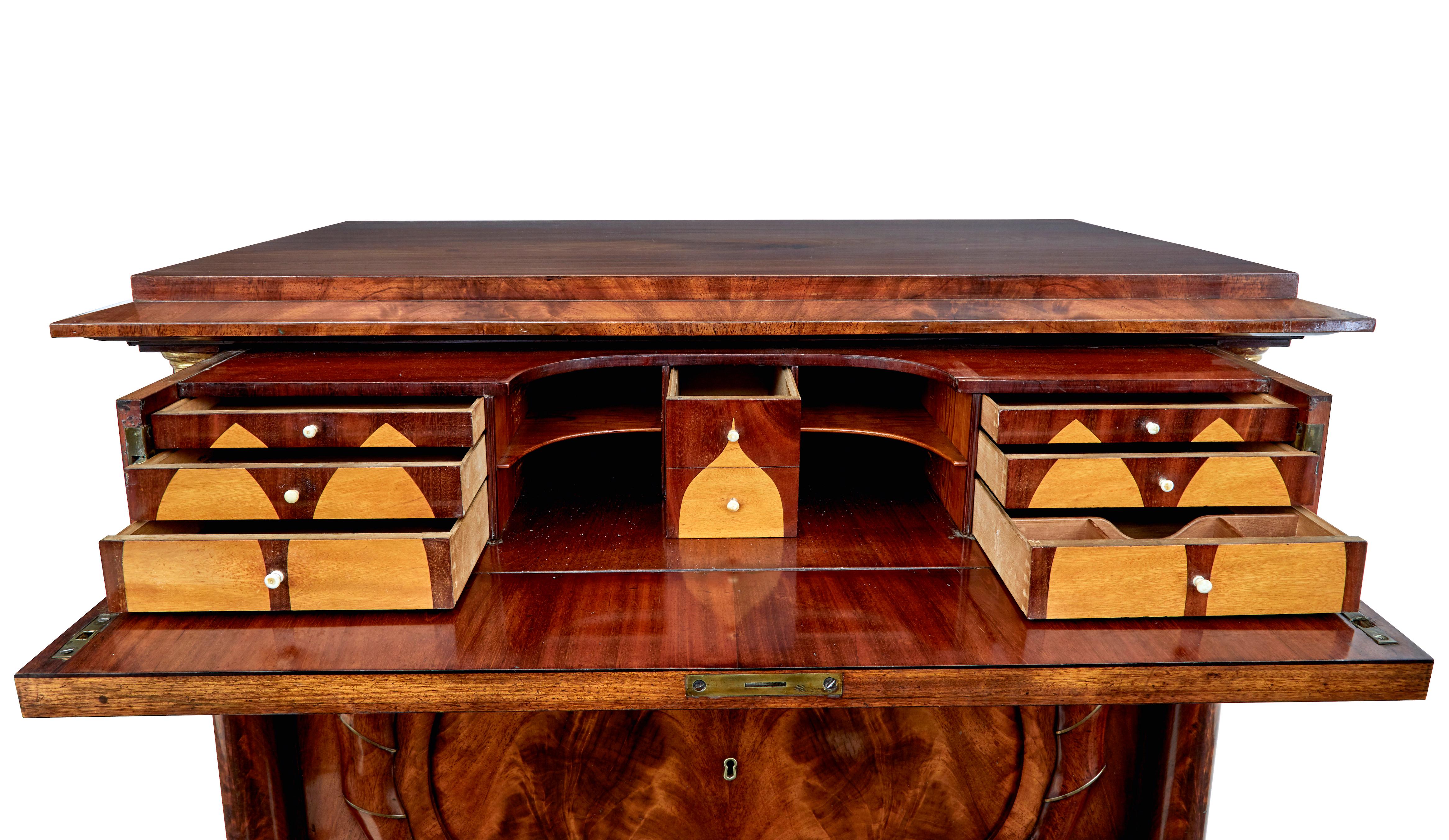 Biedermeier Sekretär Kommode aus Mahagoni des 19. im Angebot 5