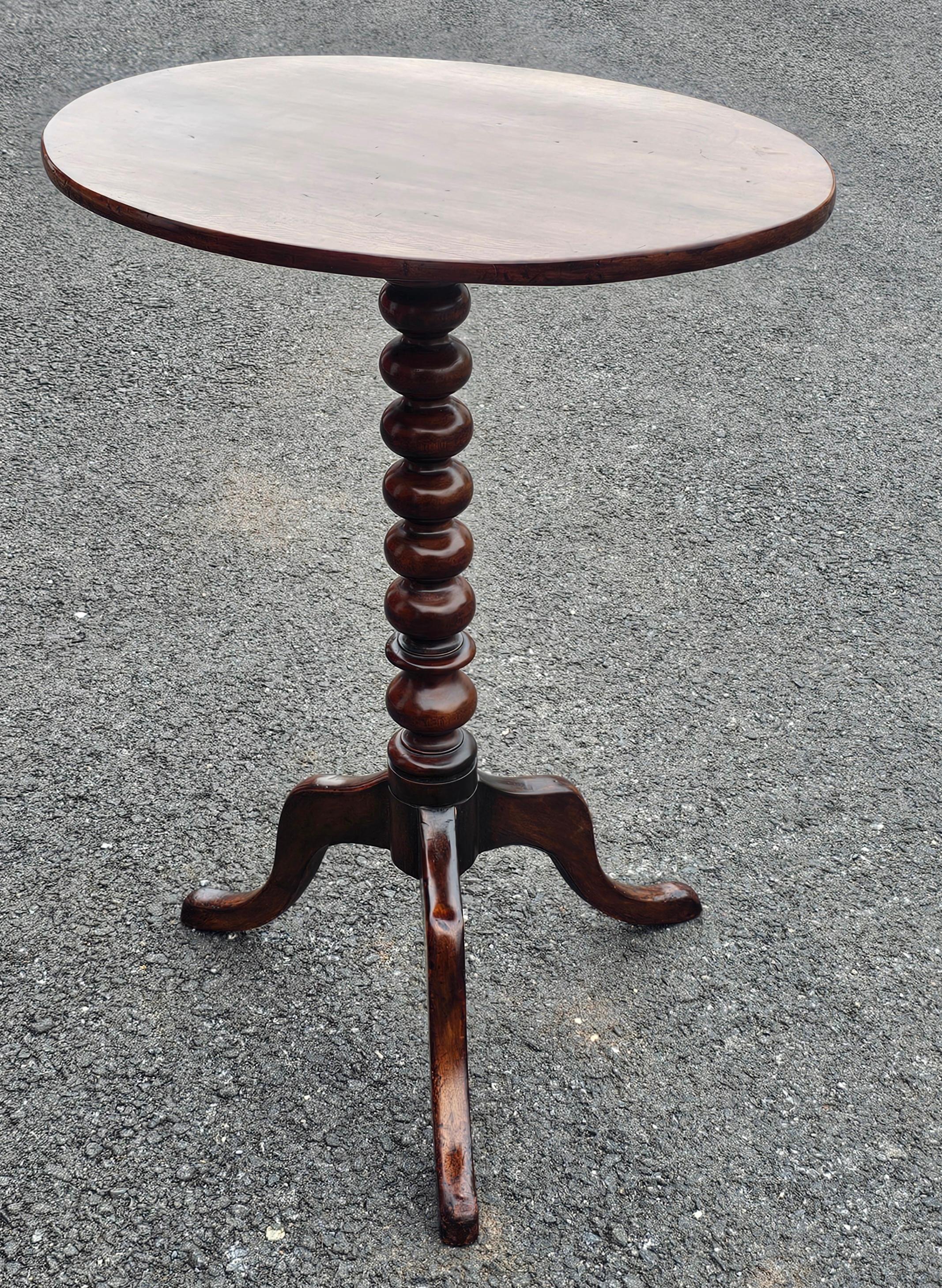 19th Century Mahogany Bobbin Pedestal Oval Side Table Candle Stand For Sale 4