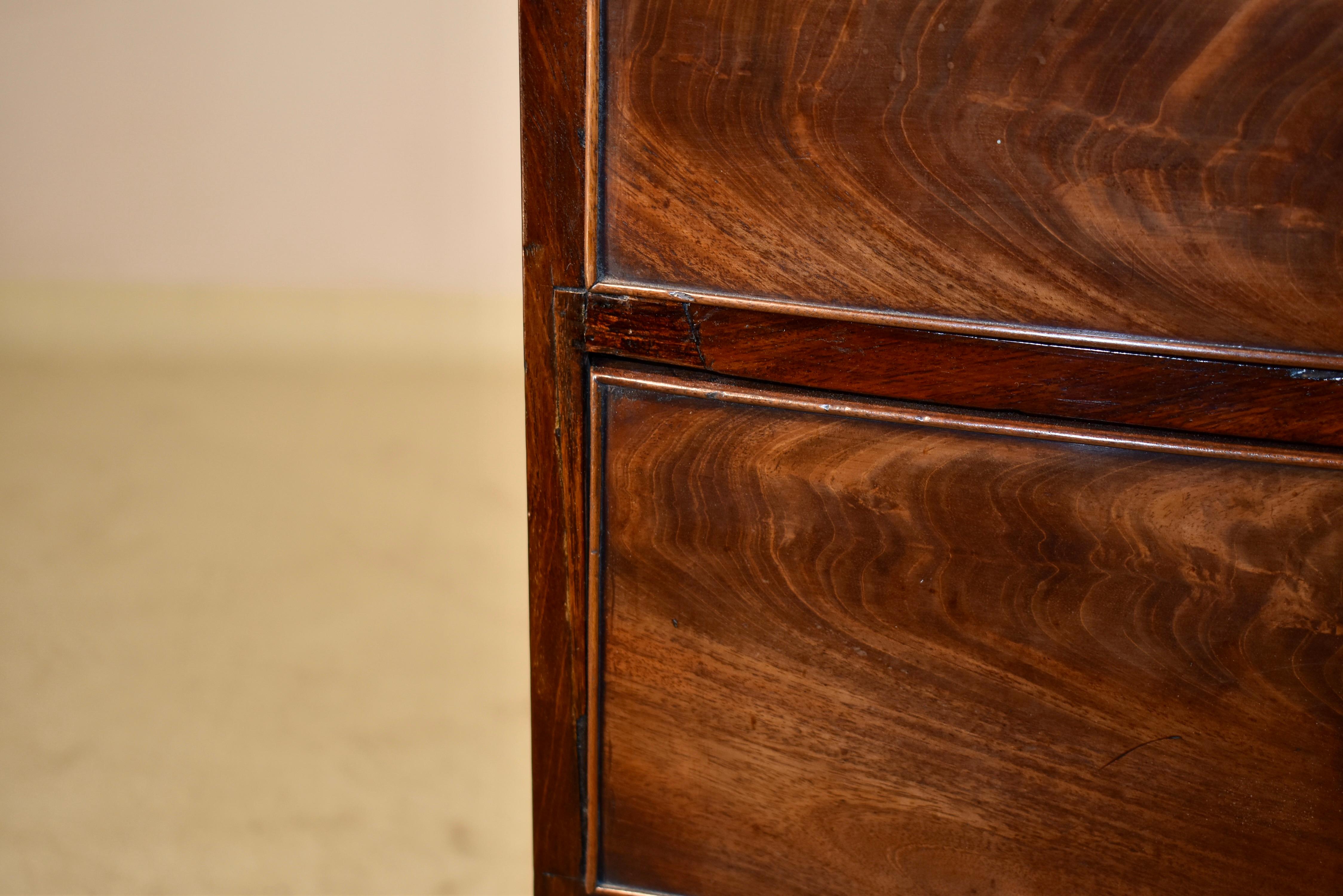 19th Century Mahogany Bow Front Chest of Drawers For Sale 7