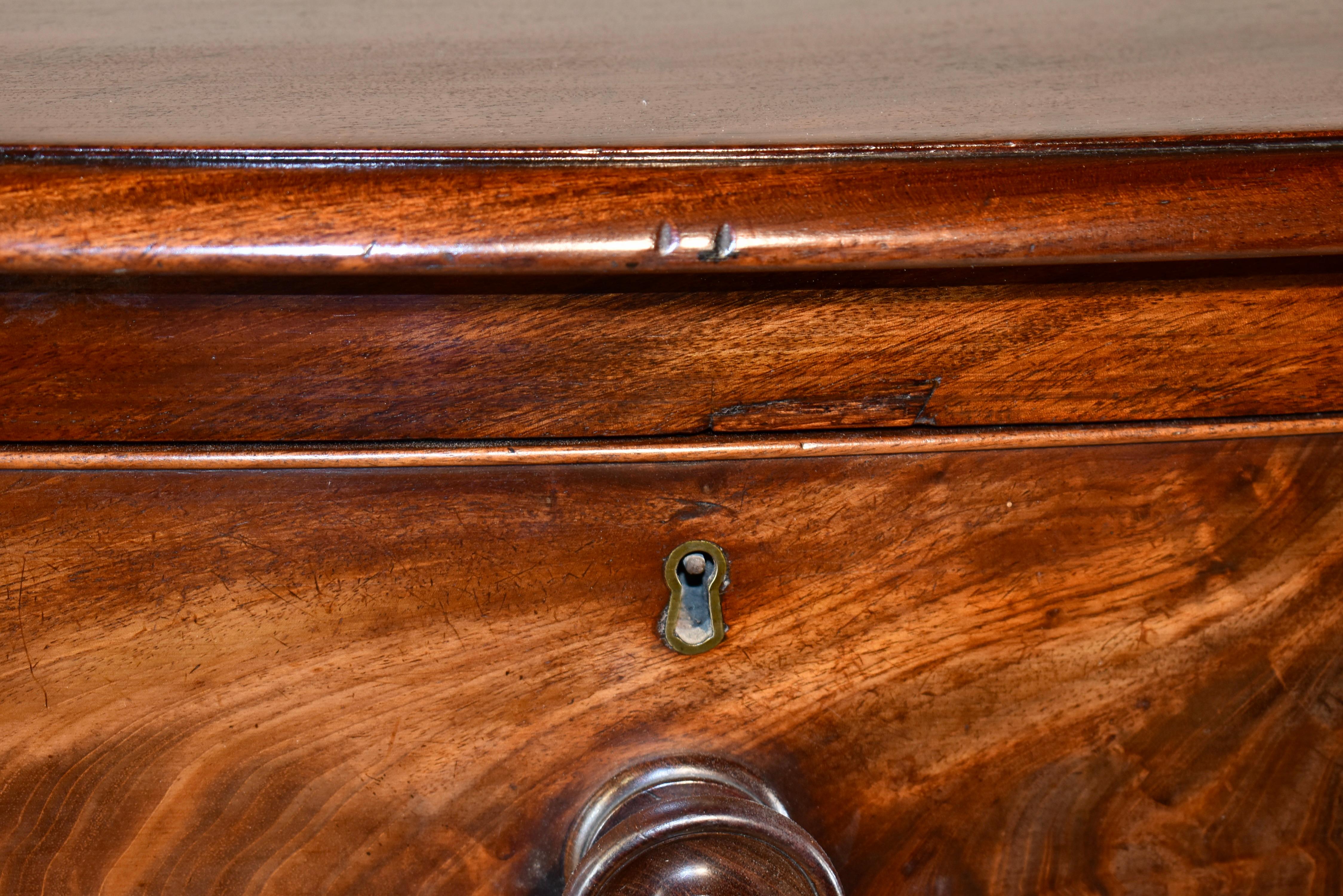 19th Century Mahogany Bow Front Chest of Drawers For Sale 11