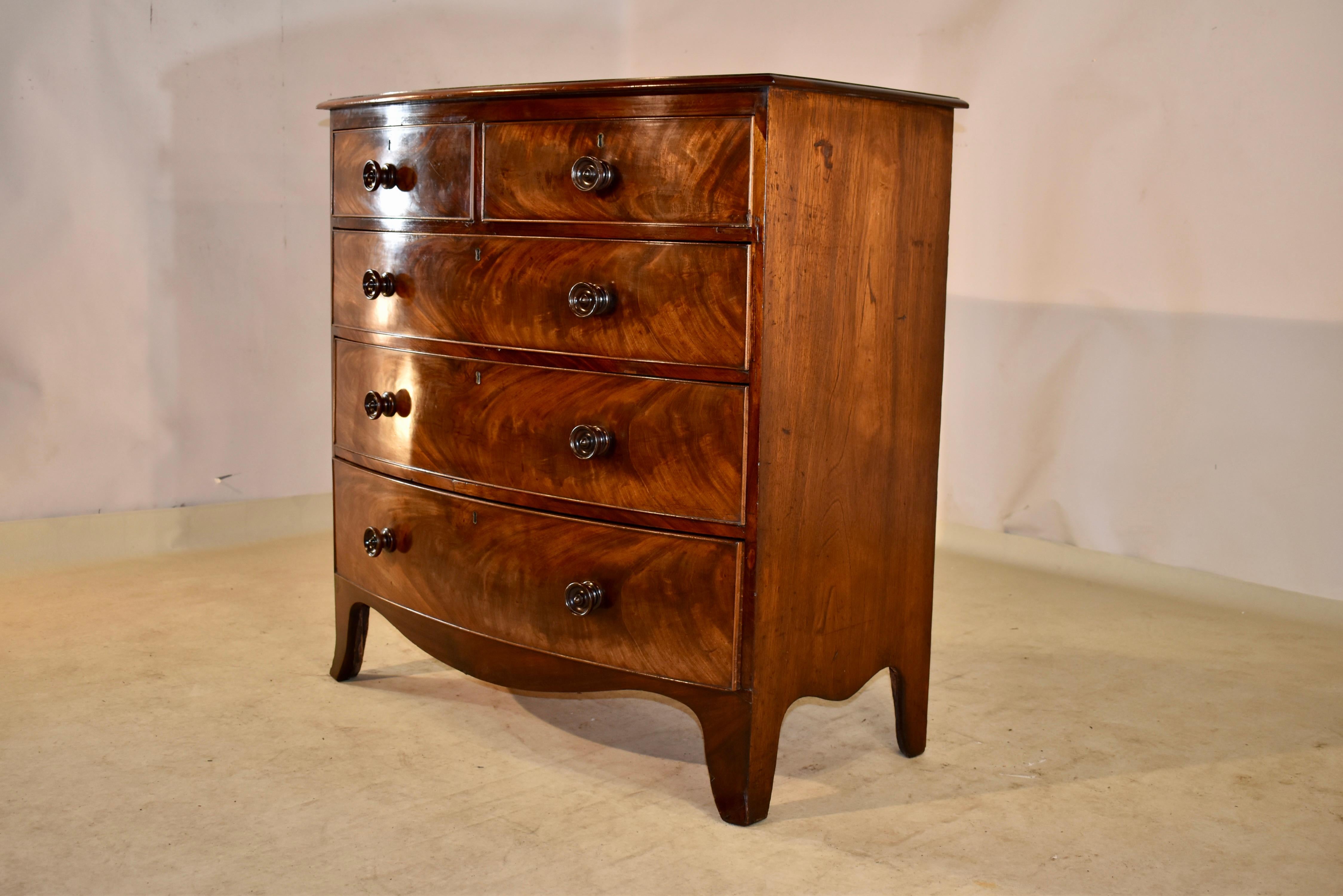 19th Century Mahogany Bow Front Chest of Drawers For Sale 3