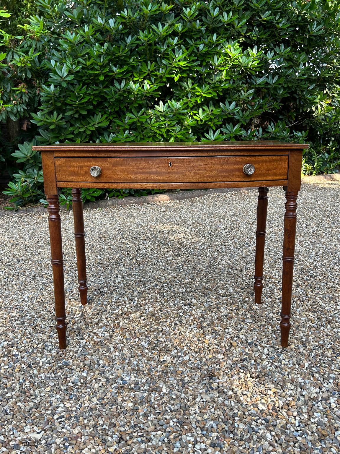 Hand-Crafted 19th Century Mahogany Bow-Fronted Side Table For Sale