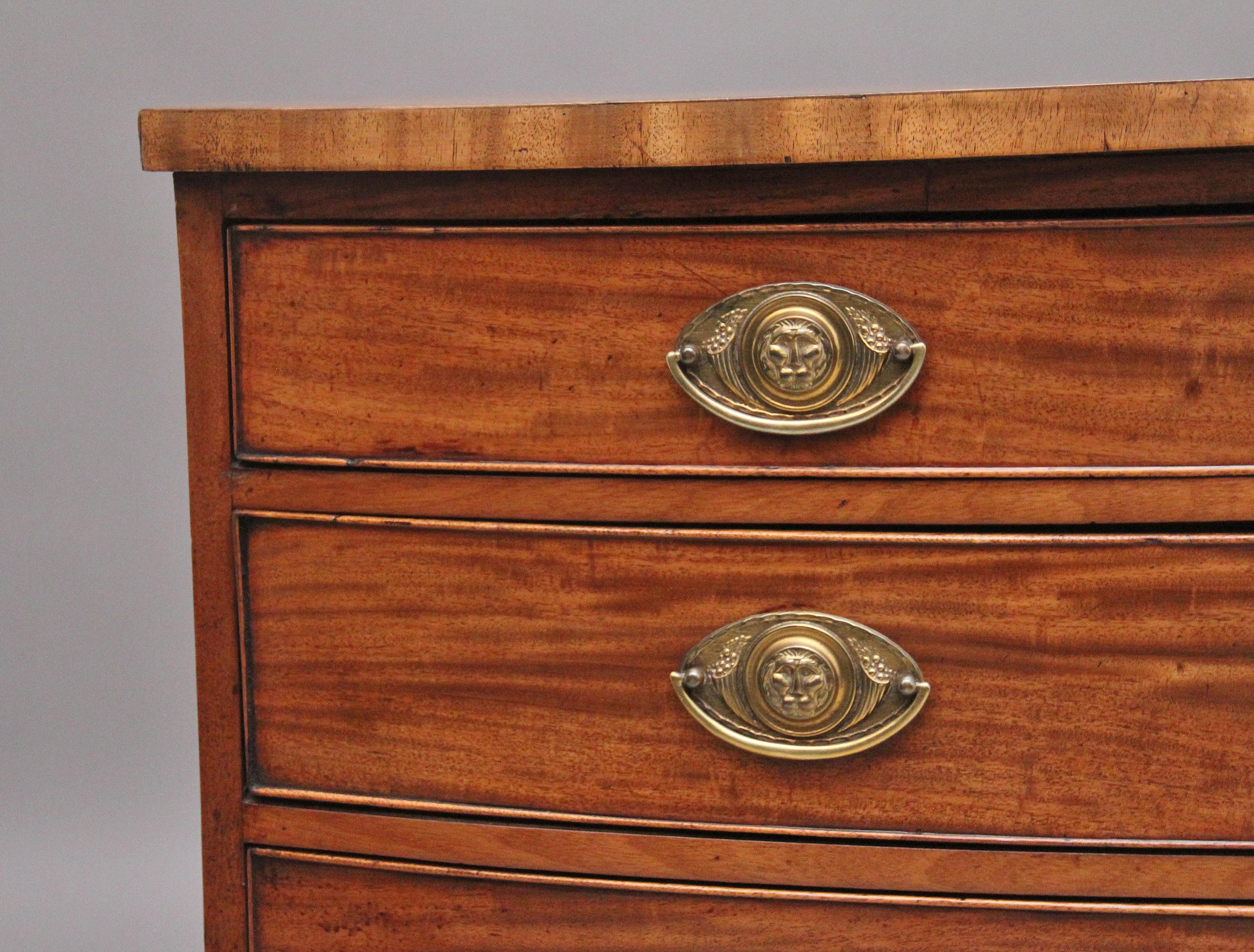 19th Century mahogany bowfront chest In Good Condition For Sale In Martlesham, GB
