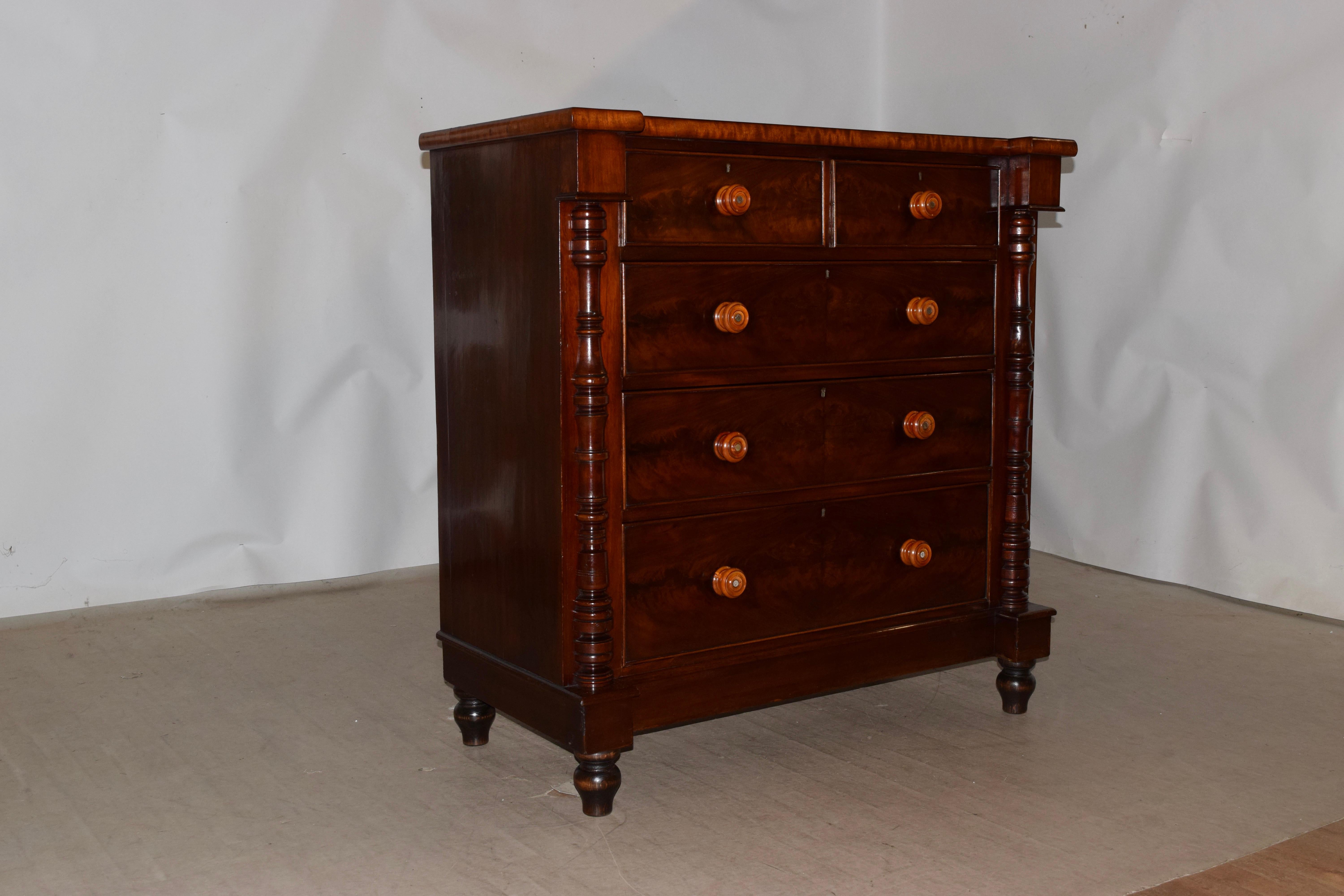 English 19th Century Mahogany Chest For Sale