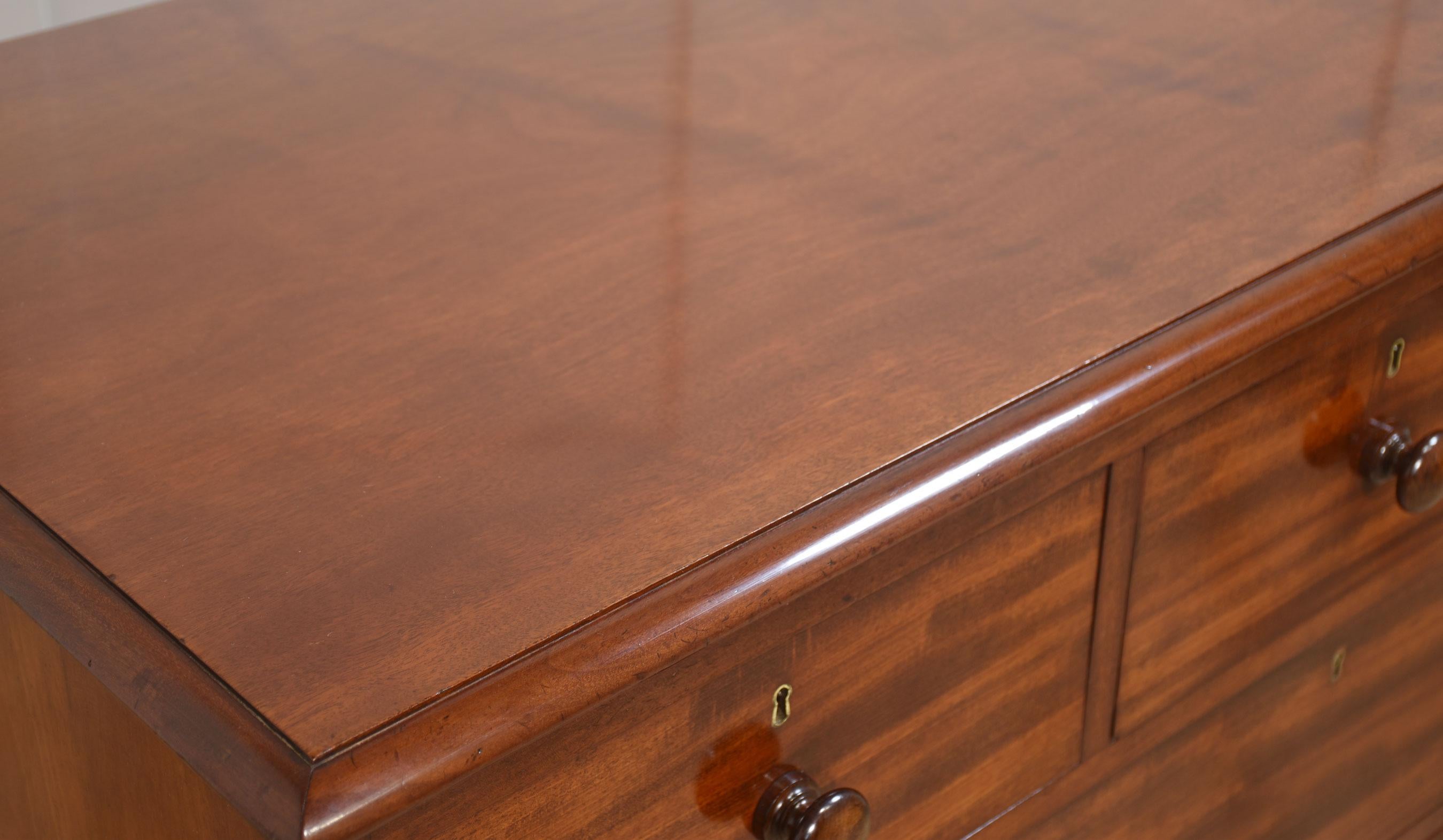 Legno Cassettiera in mogano del XIX secolo di Gillows in vendita