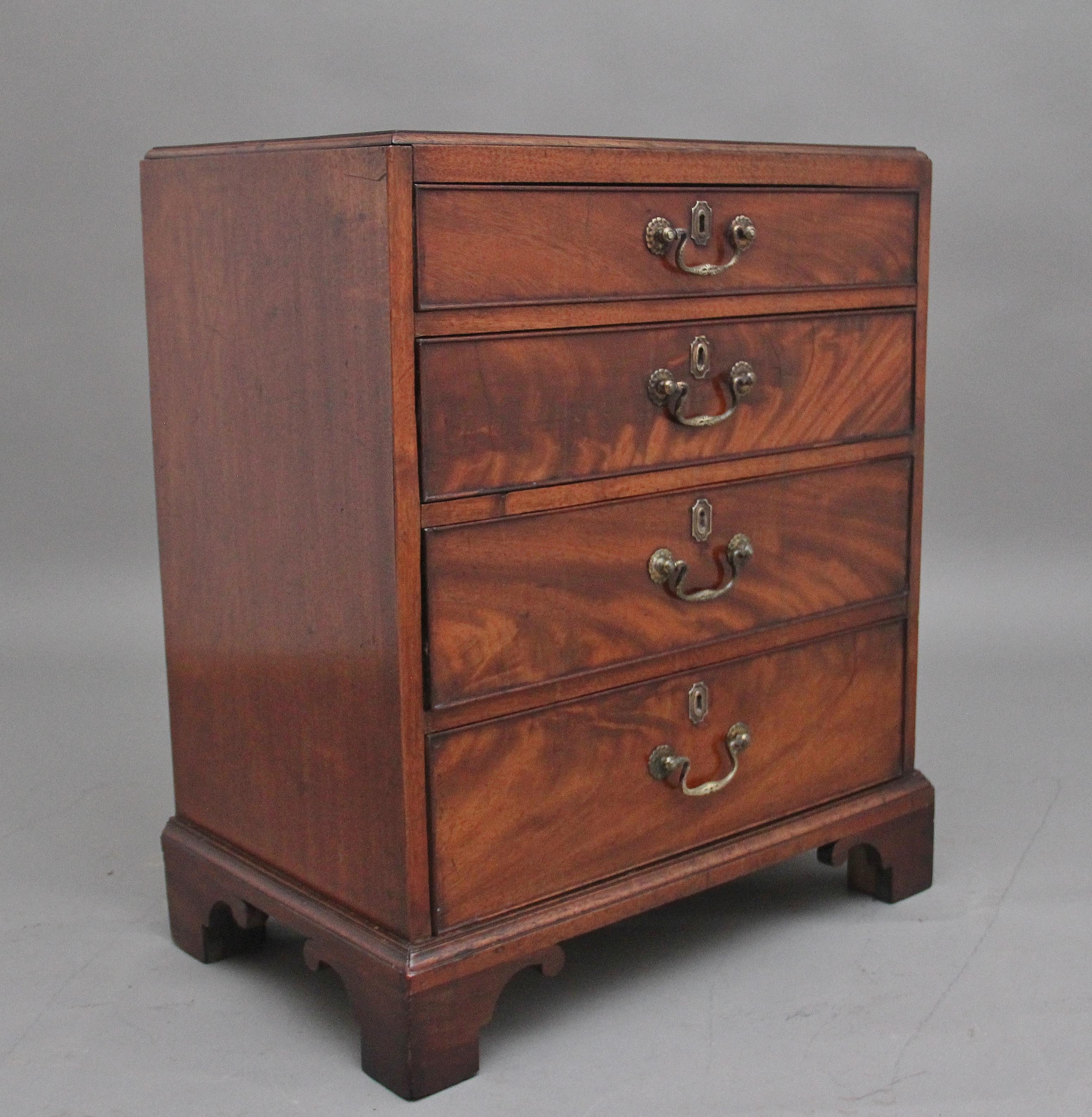 Georgian 19th Century mahogany chest of drawers For Sale