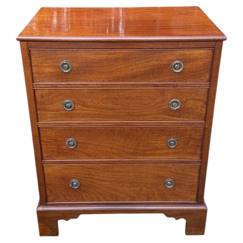 Commode en acajou du 19ème siècle