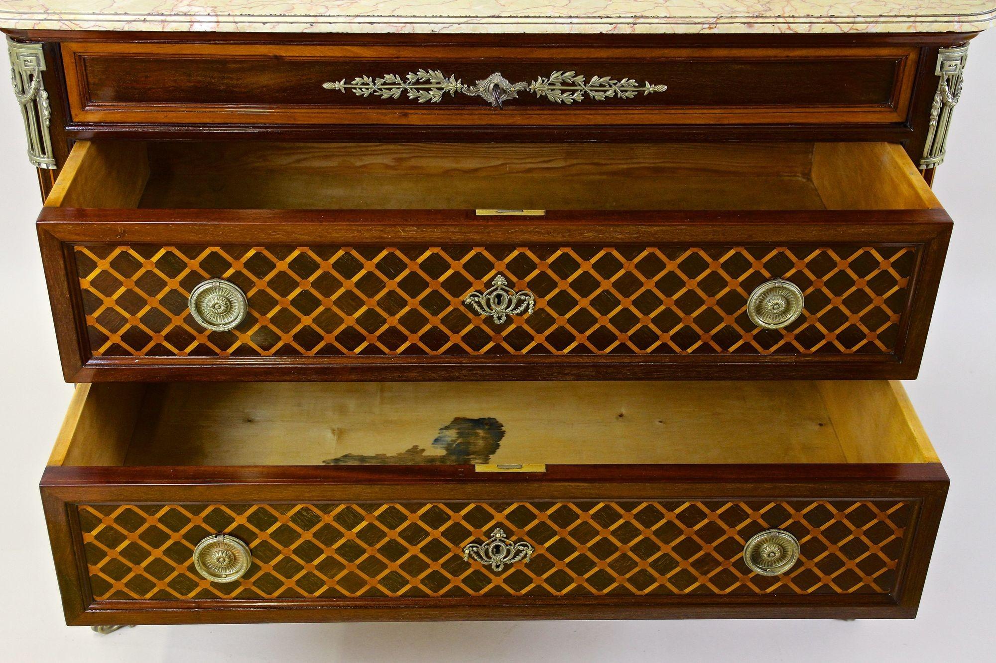 19th Century Mahogany Chest Of Drawers With Marquetry Works, France circa 1870 For Sale 9