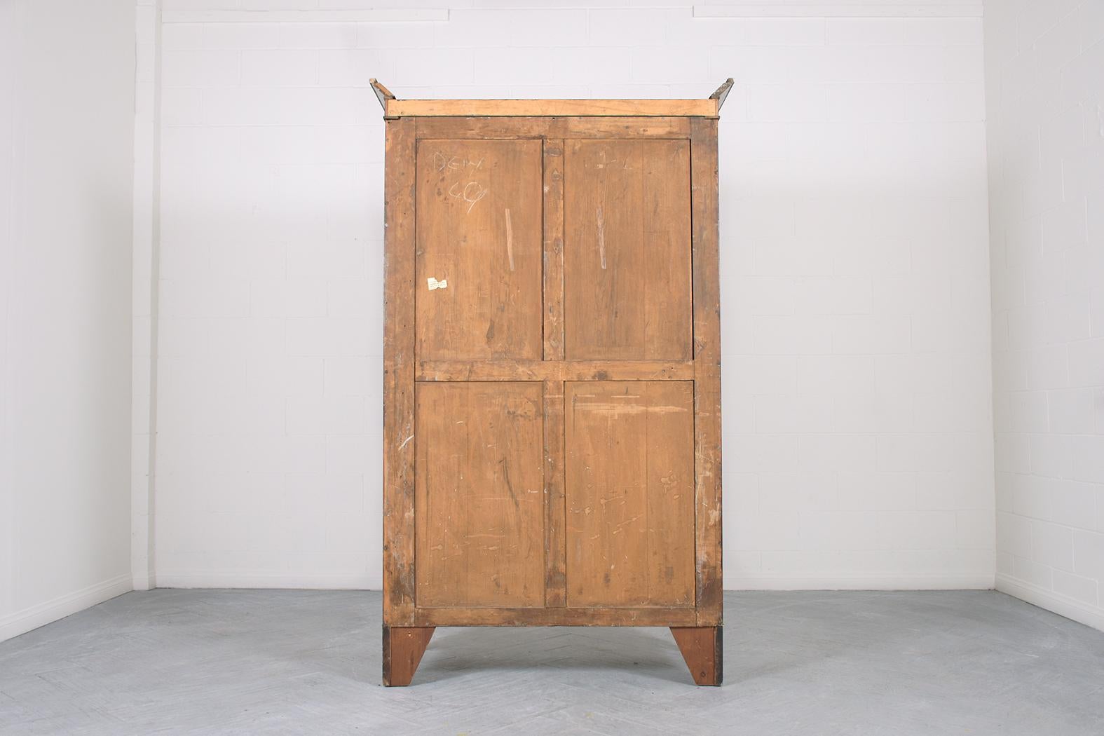 19th-Century American Classical Mahogany Tall Chest of Drawers For Sale 2