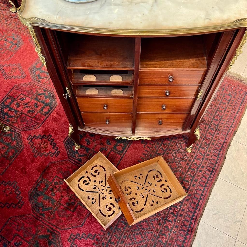 Rideau-buffet en acajou du 19e siècle avec dessus en marbre en vente 5