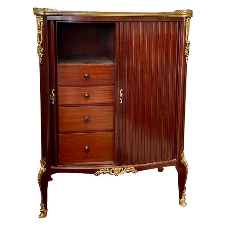 Rideau-buffet en acajou du 19e siècle avec dessus en marbre en vente