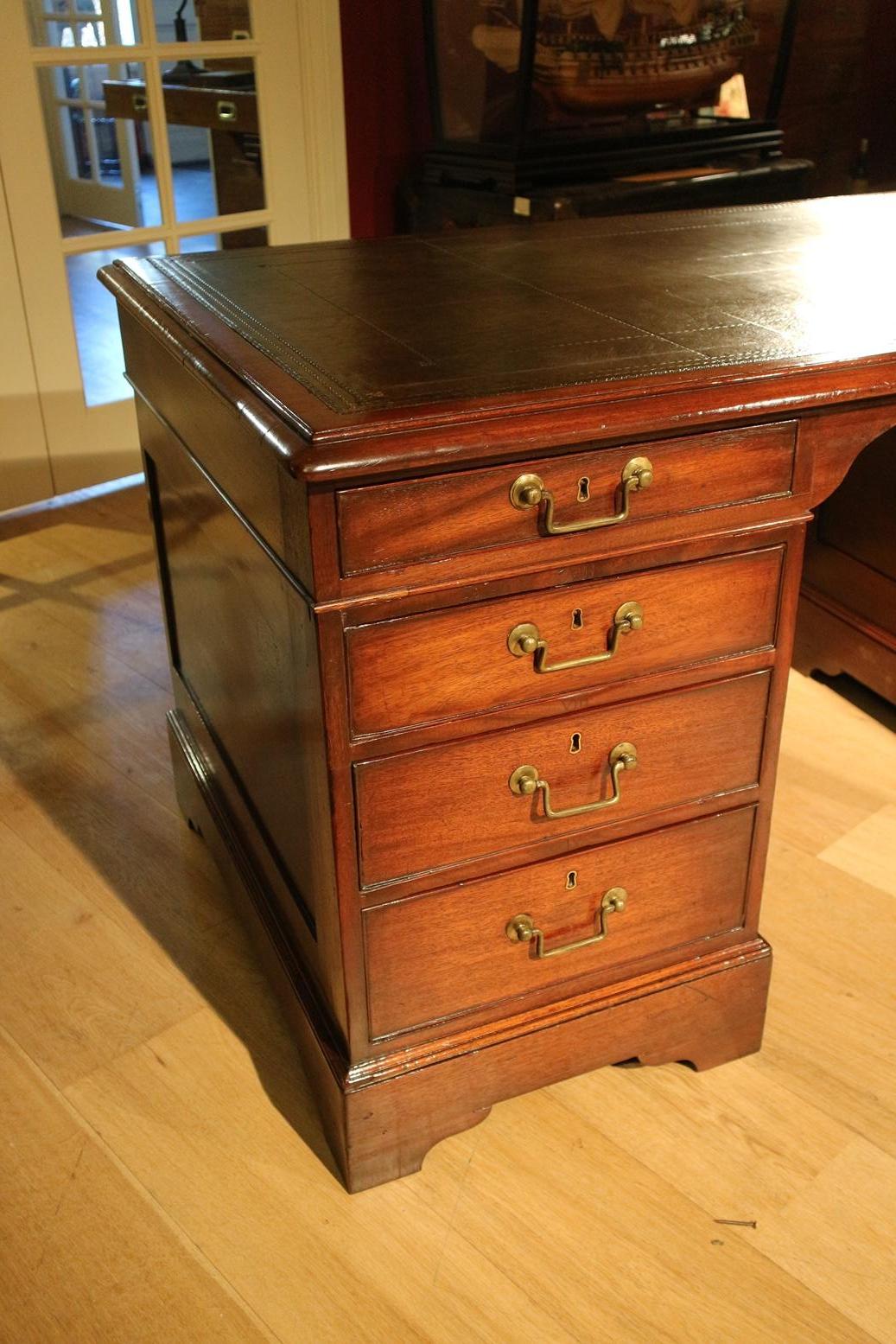 19th Century Mahogany Desk with Greem Leather Top 1