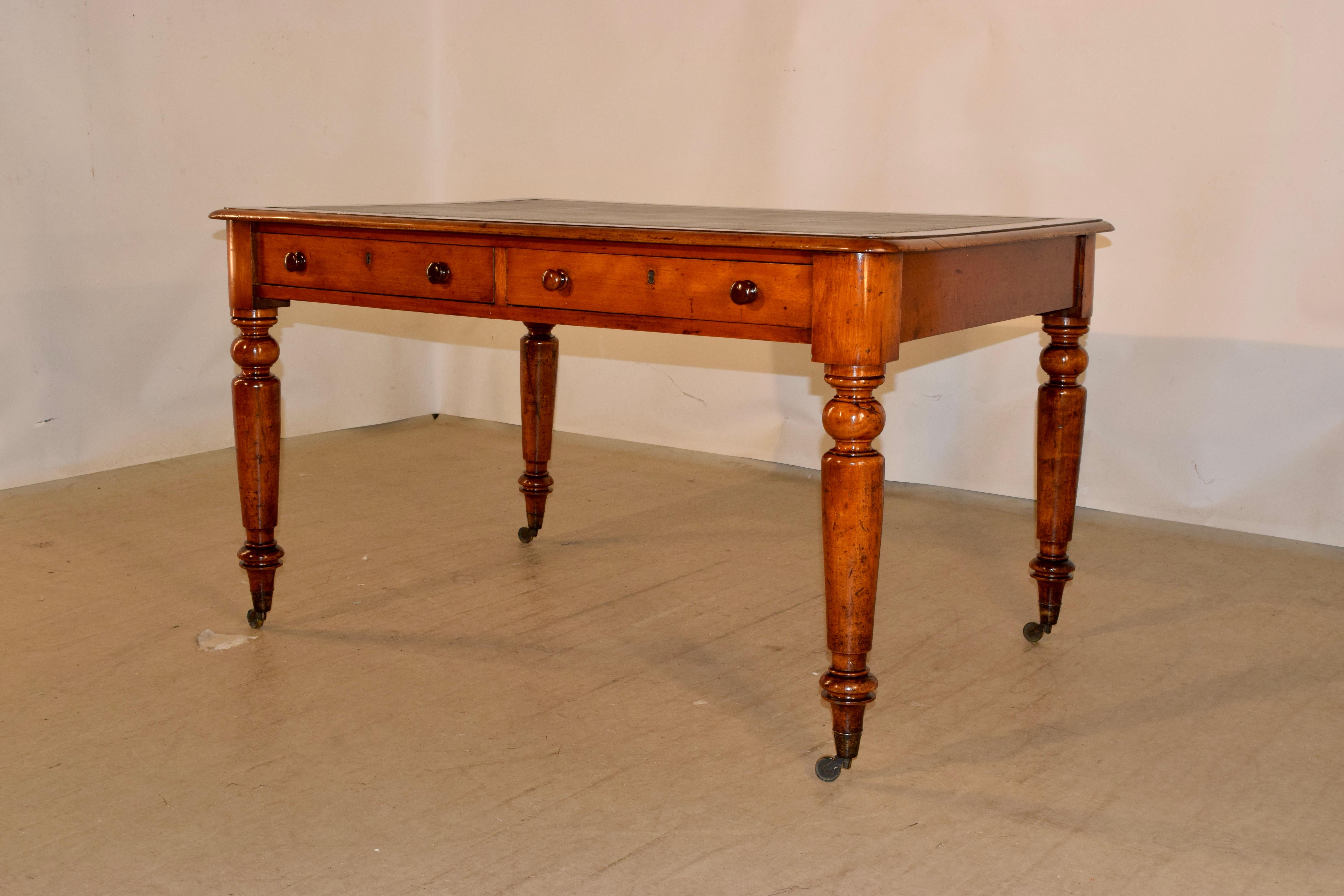 English 19th Century Mahogany Desk with Leather Top