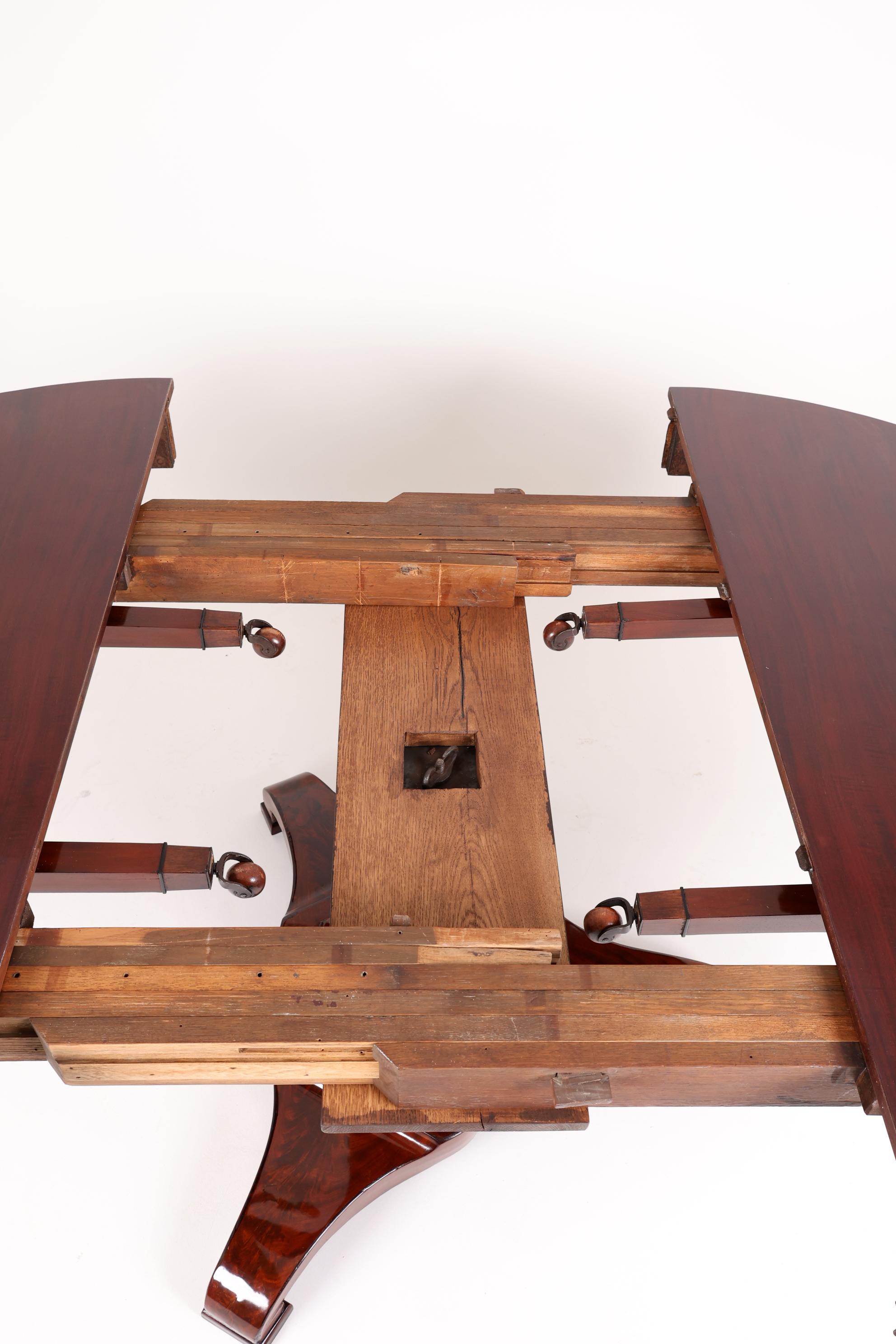 Table de salle à manger du 19ème siècle, 177 pouces de long en vente 3