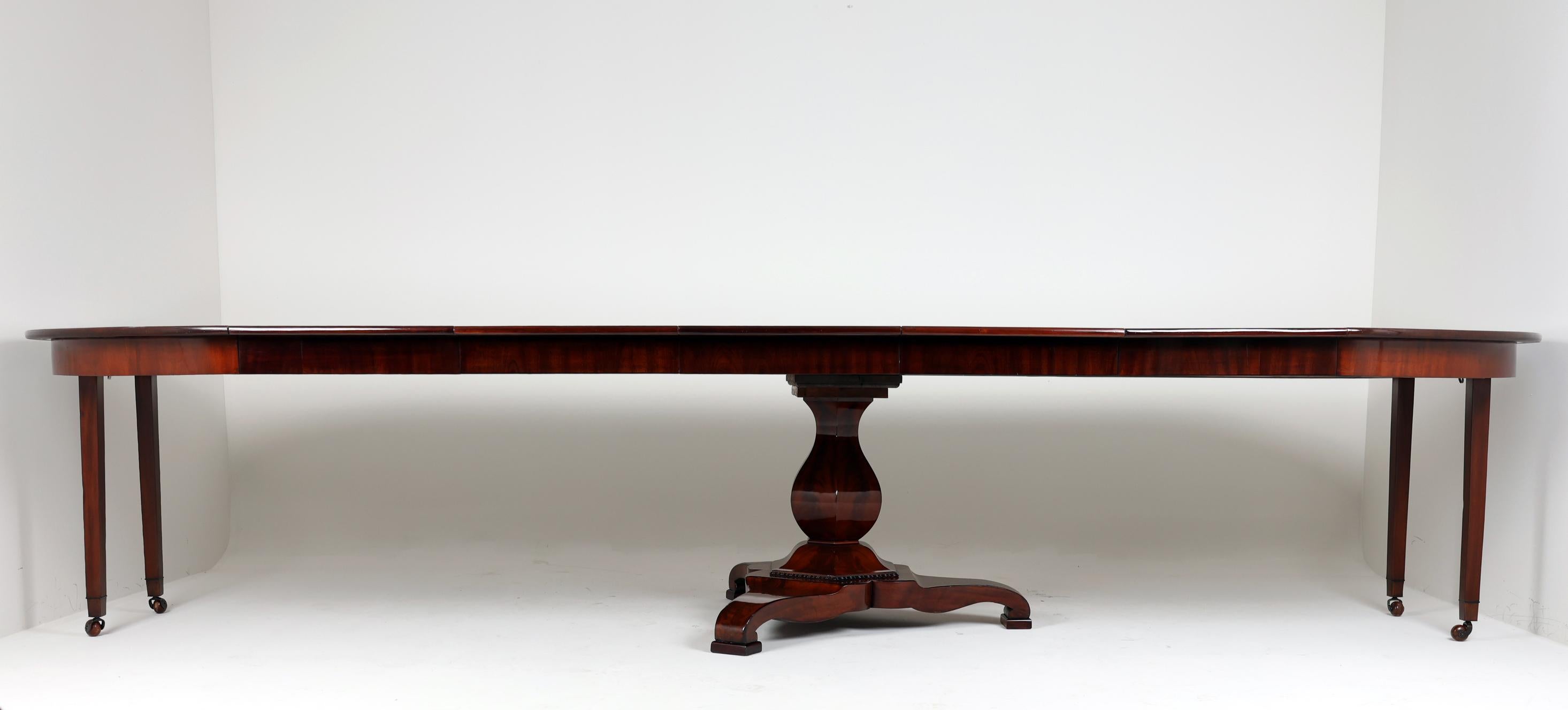 Acajou Table de salle à manger du 19ème siècle, 177 pouces de long en vente