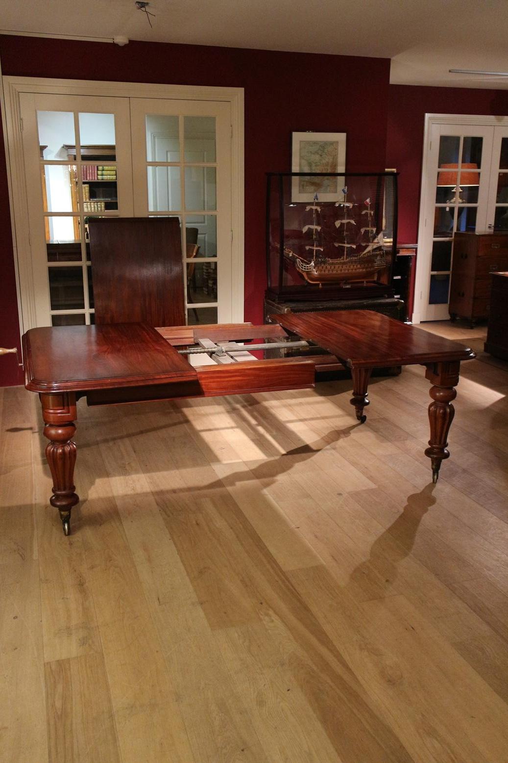 19th Century mahogany dining table 4
