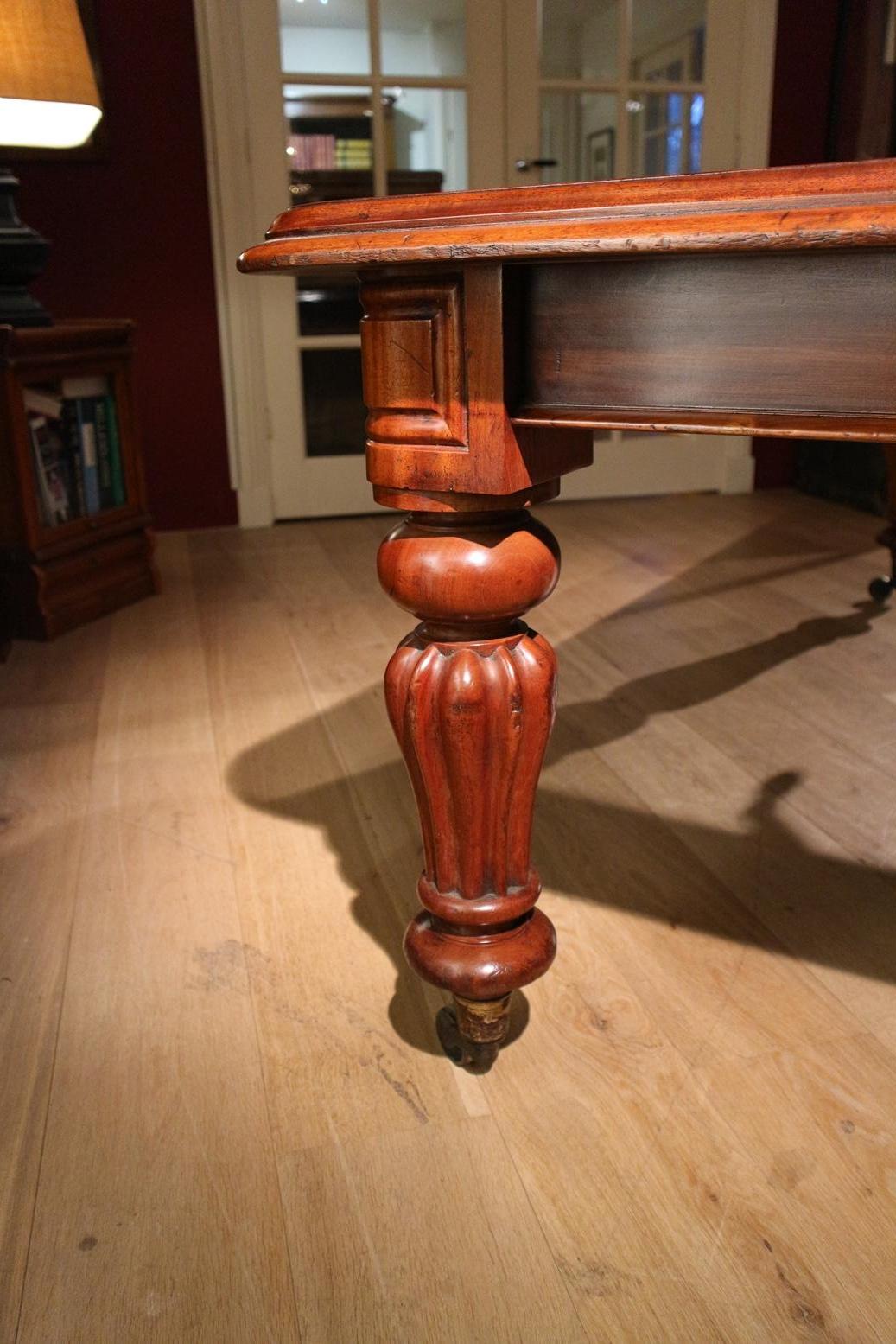 Early Victorian 19th Century mahogany dining table
