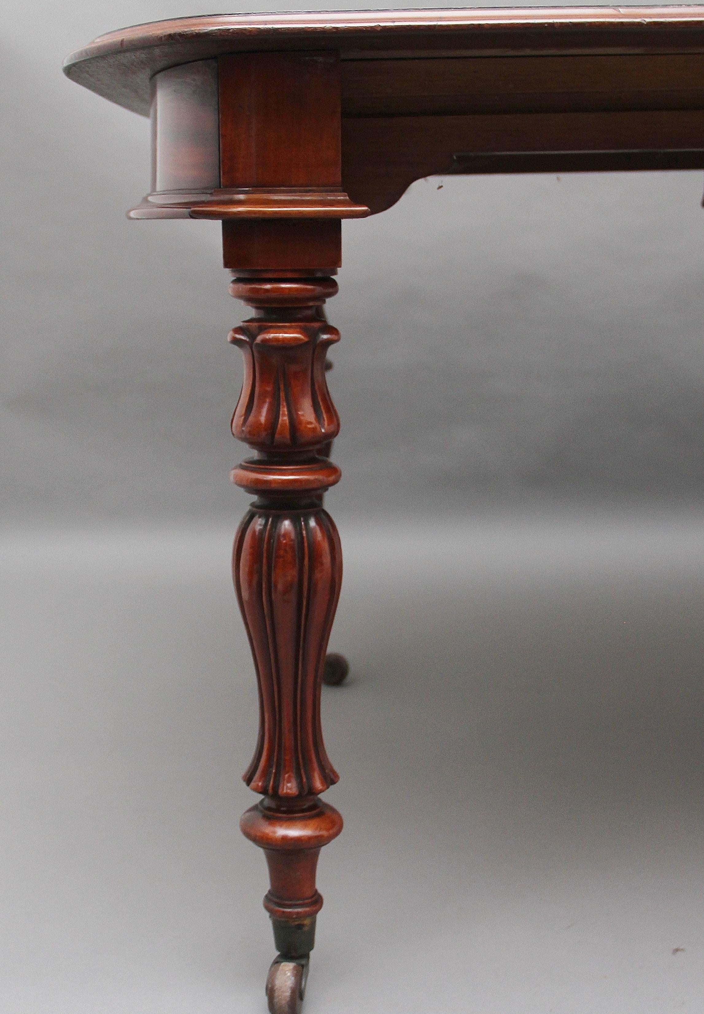 19th Century Mahogany Dining Table For Sale 2