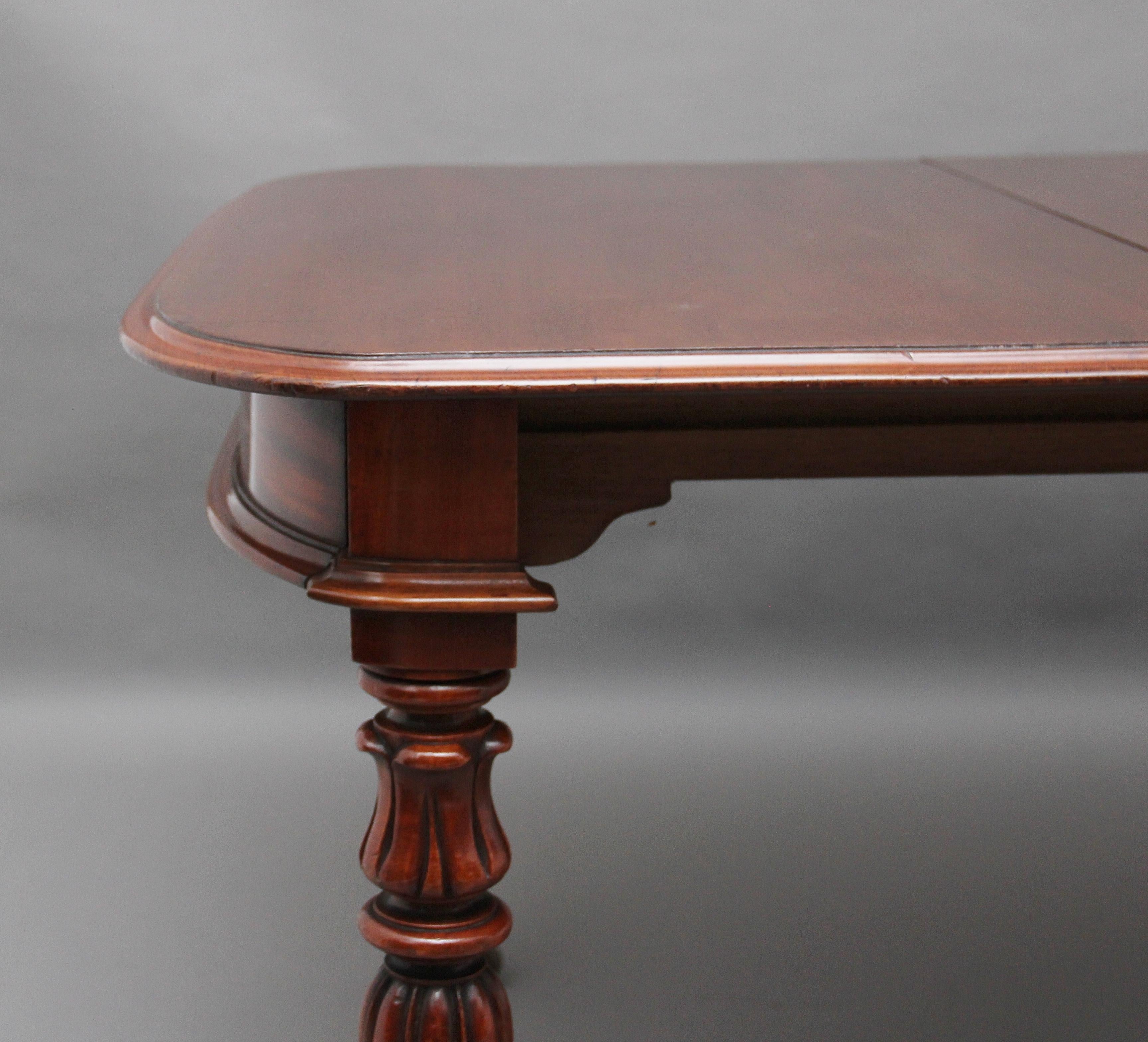 19th Century Mahogany Dining Table For Sale 3