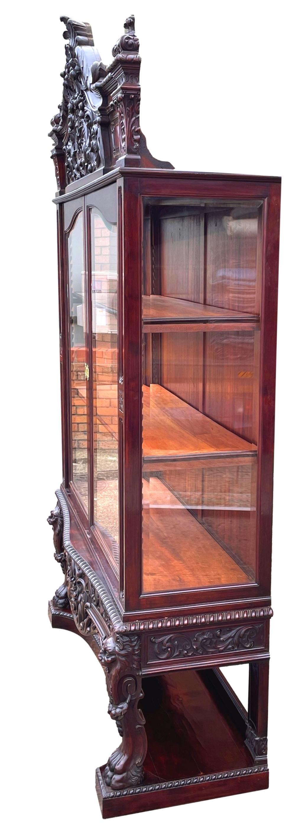 English 19th Century Mahogany Display Cabinet For Sale
