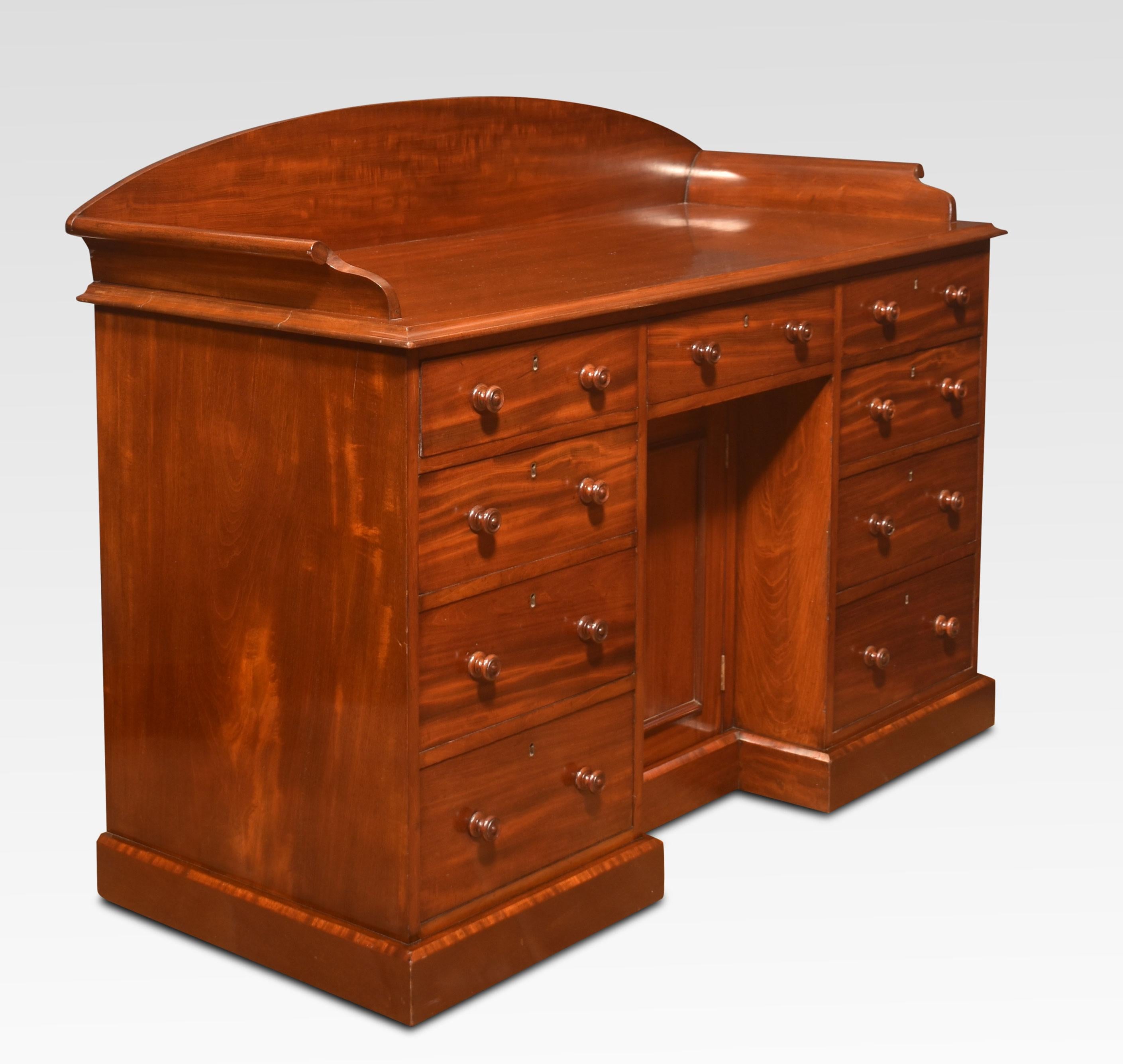 British 19th century mahogany dressing table For Sale
