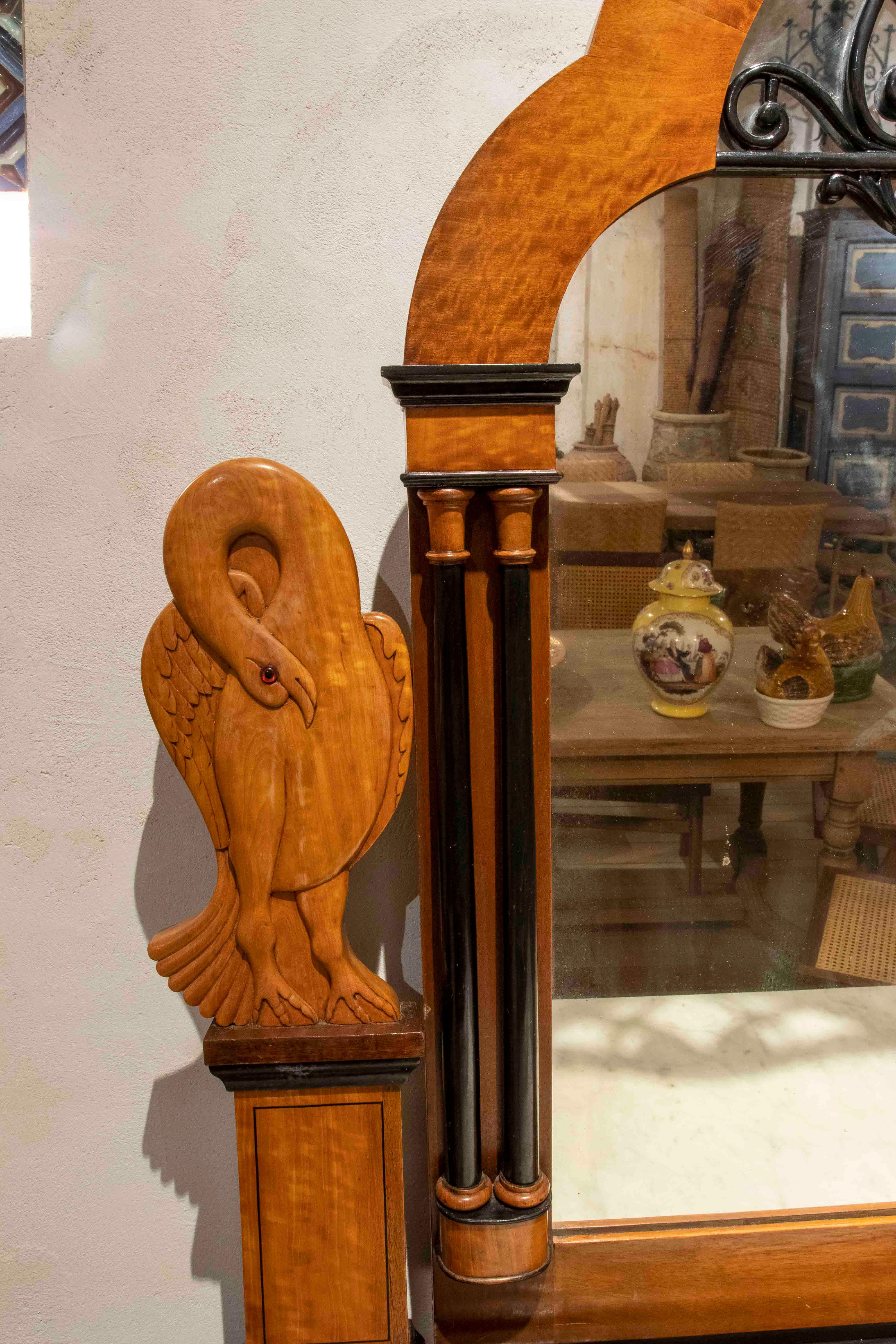 19th Century Mahogany Dressing Table with Swan and Mirror Decoration In Good Condition In Marbella, ES