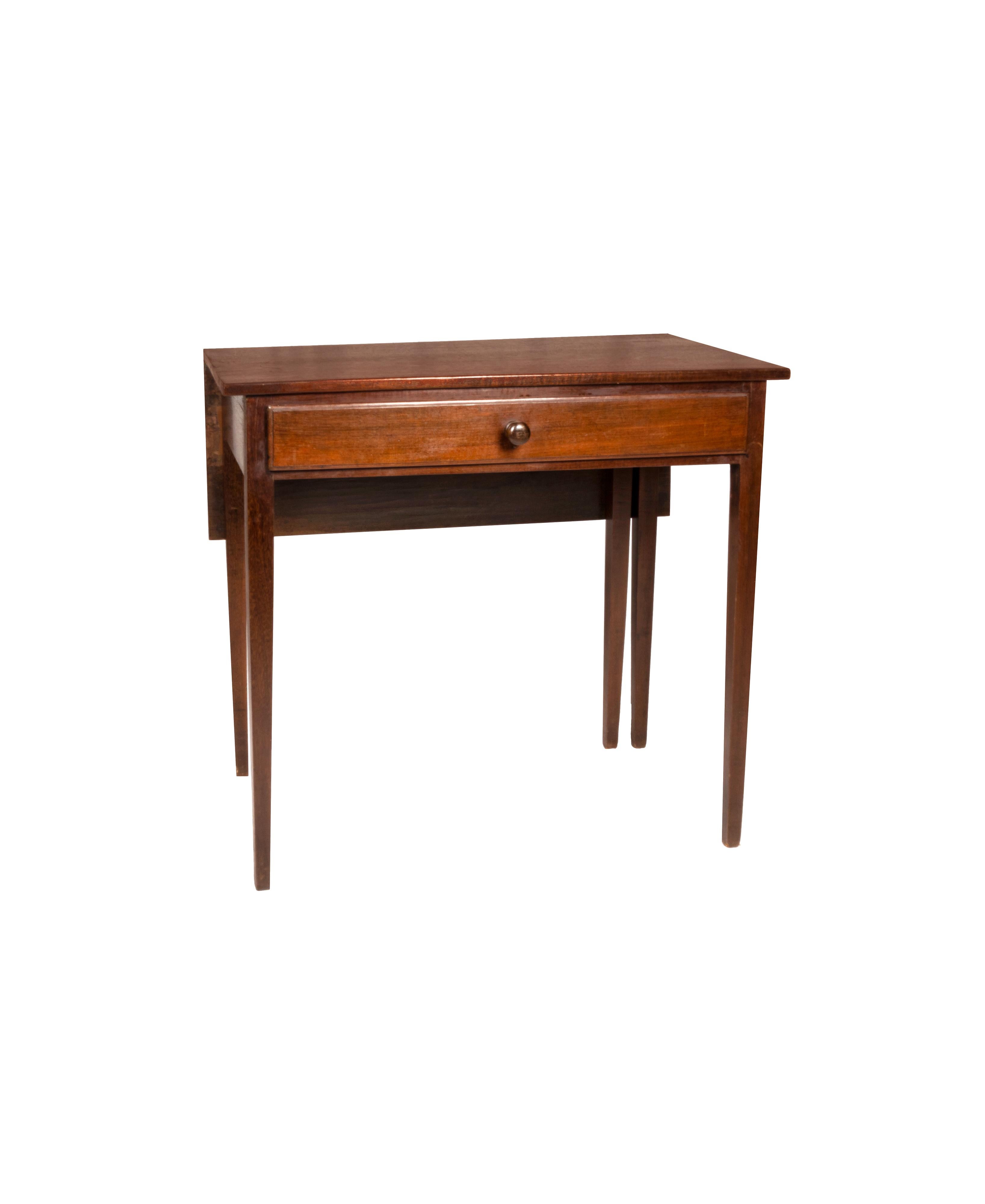 Wood 19th Century Mahogany Drop Leaf Table For Sale