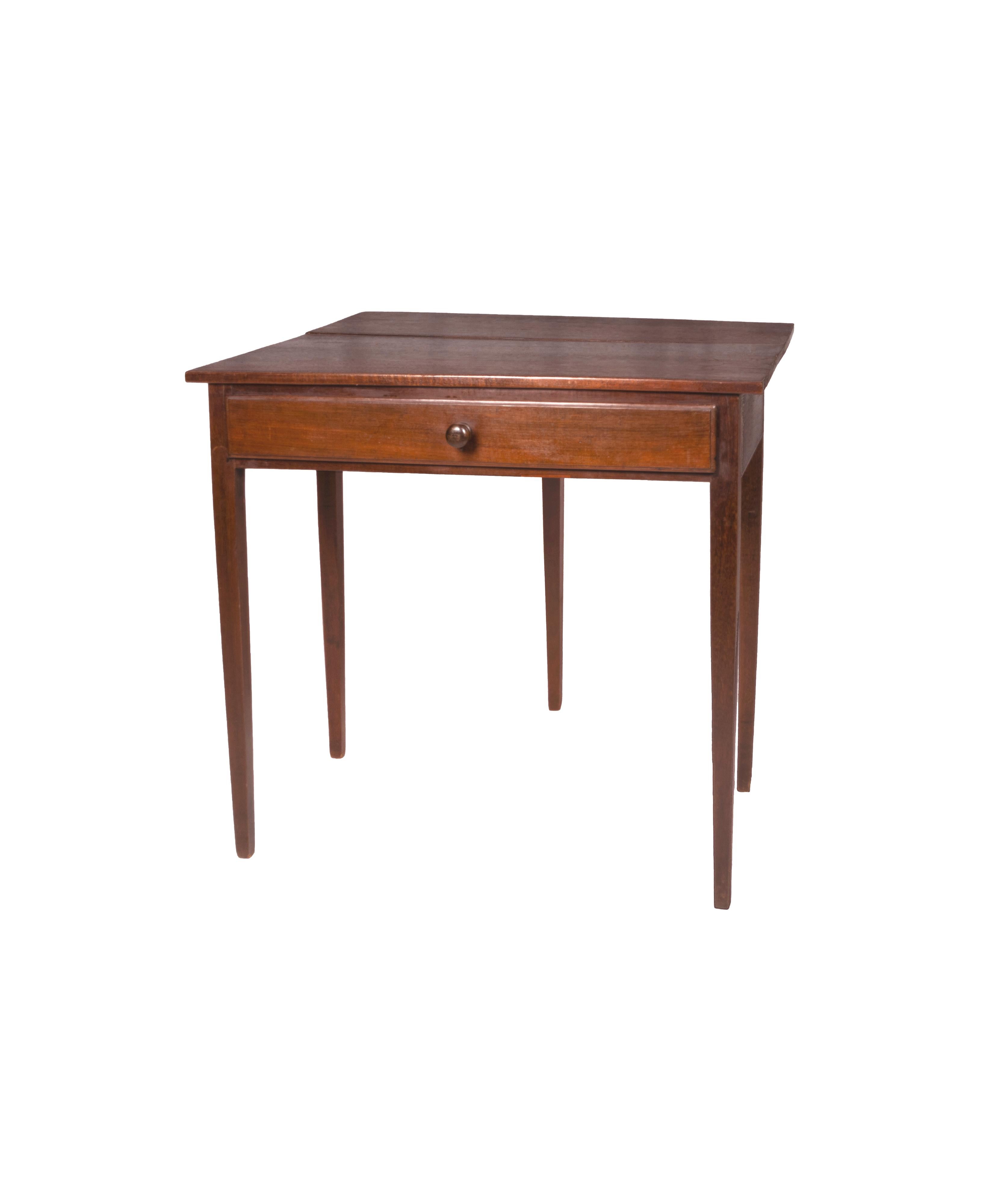19th Century Mahogany Drop Leaf Table For Sale 1