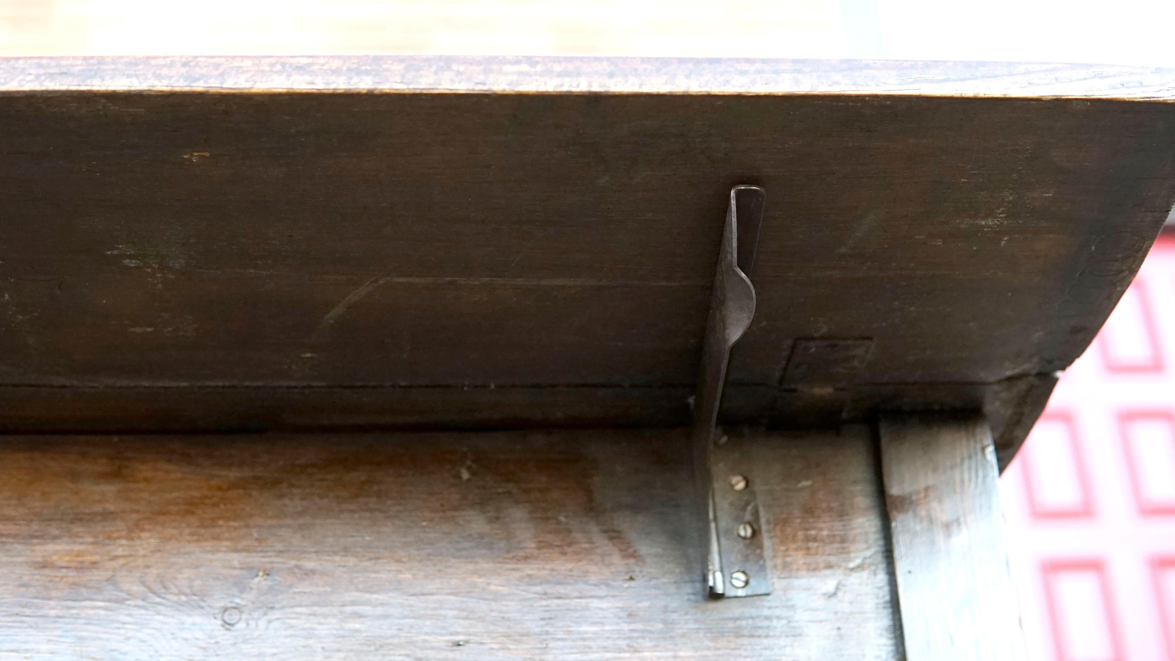 Table à abattants en acajou du 19ème siècle avec pieds tournés en vente 8