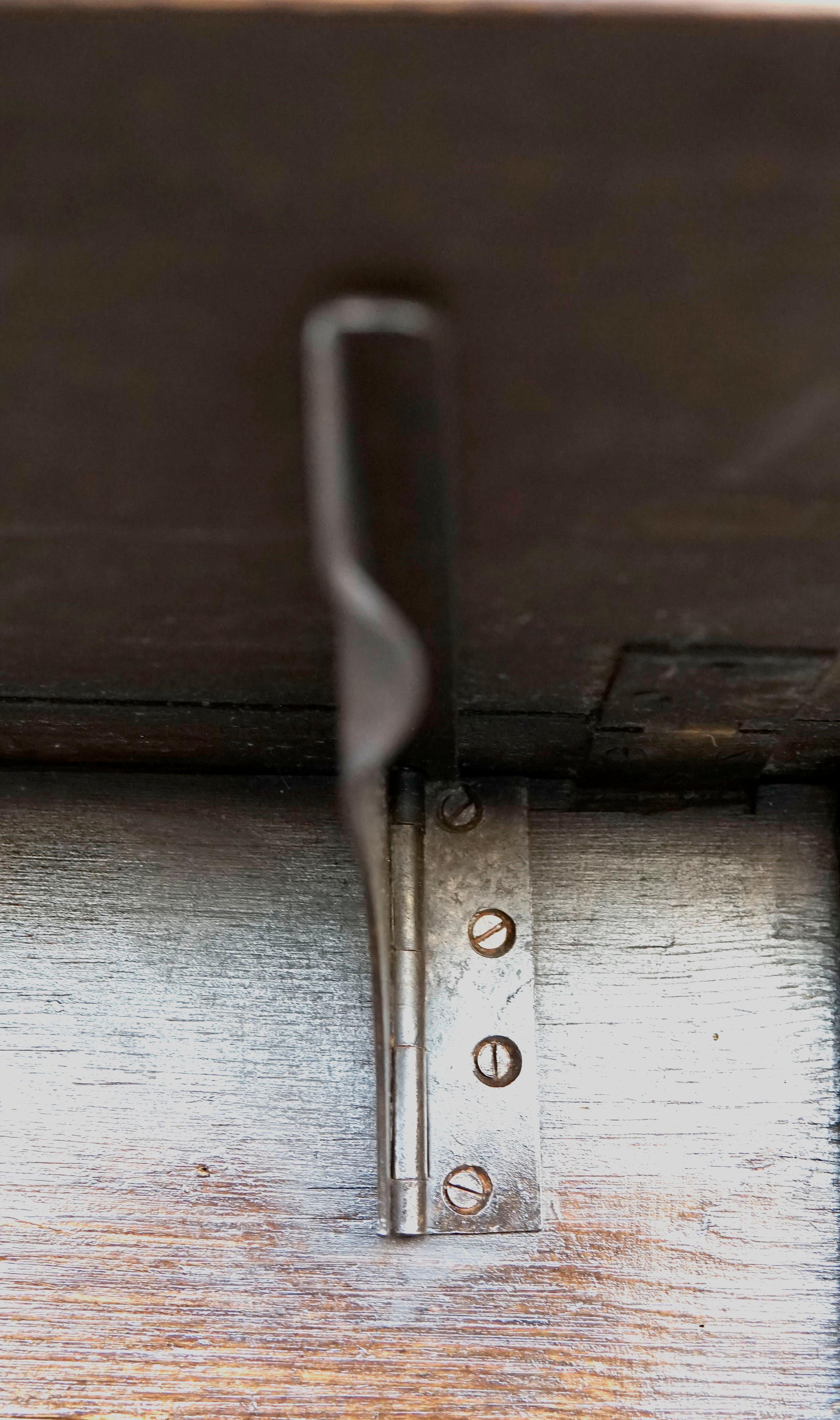 Table à abattants en acajou du 19ème siècle avec pieds tournés Bon état - En vente à Lomita, CA