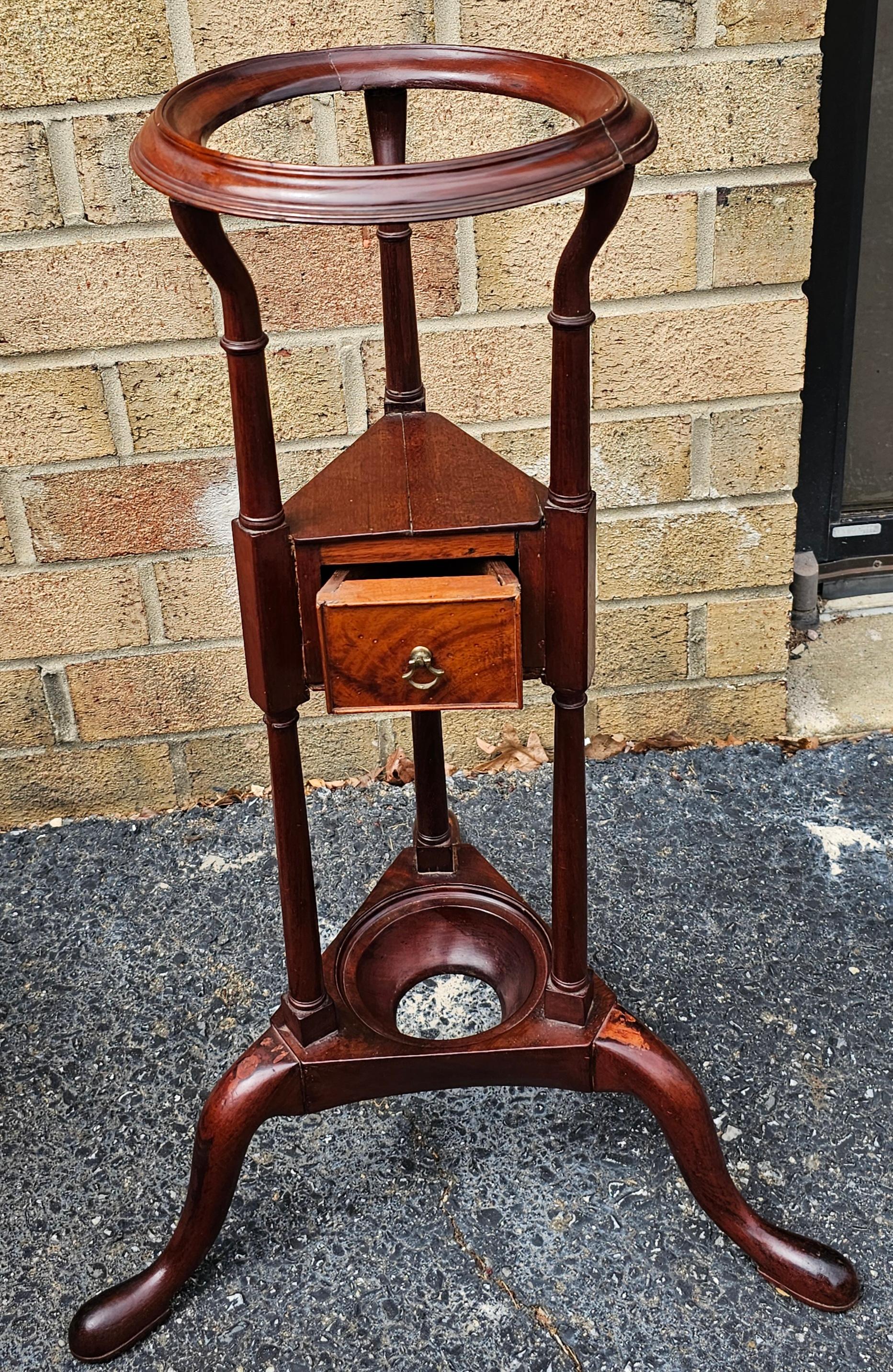 19th Century Mahogany English George III Style Basin Kettle Stand In Good Condition For Sale In Germantown, MD