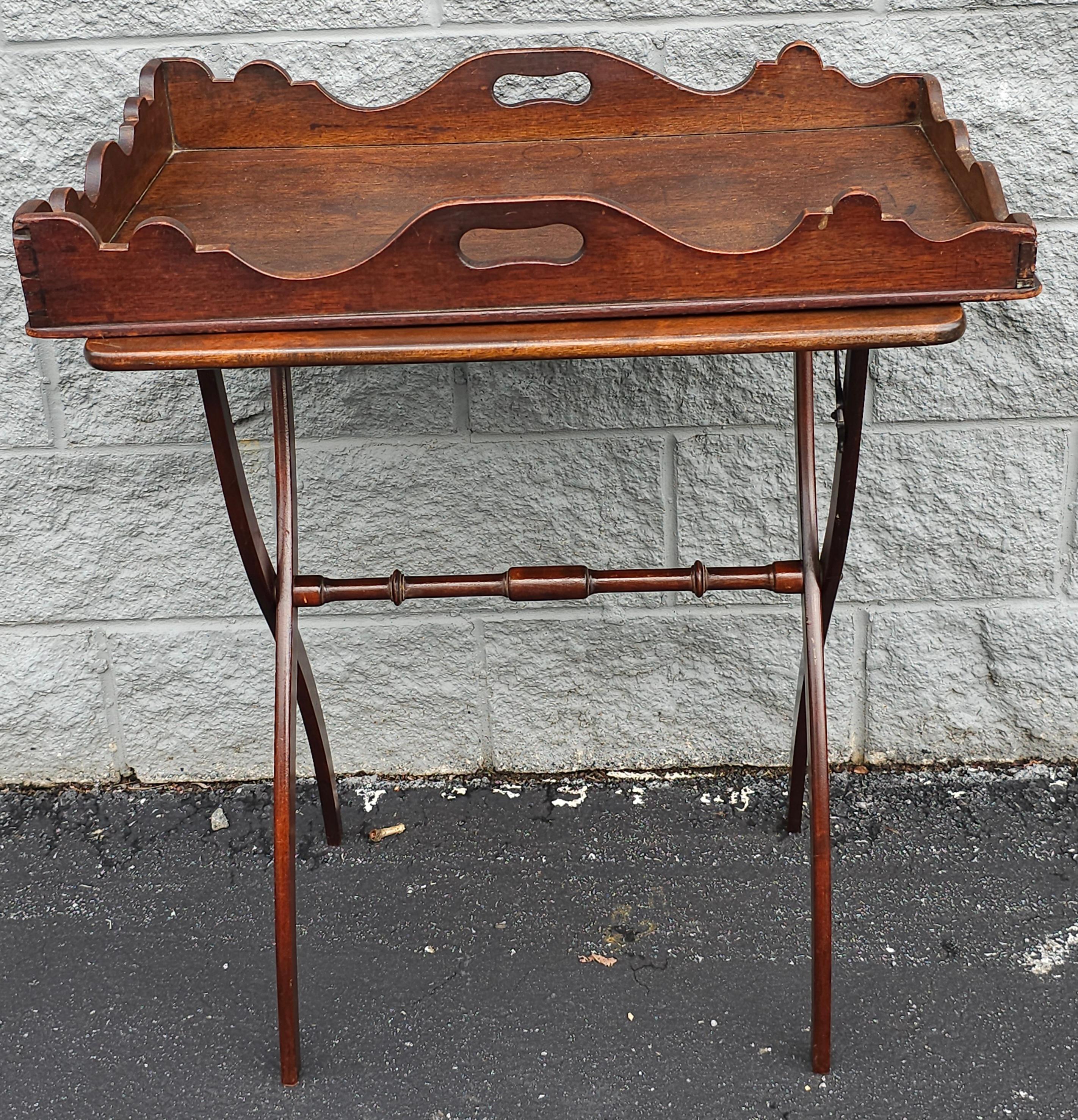 Américain Table à plateau du 19e siècle en acajou et faux bambou en vente