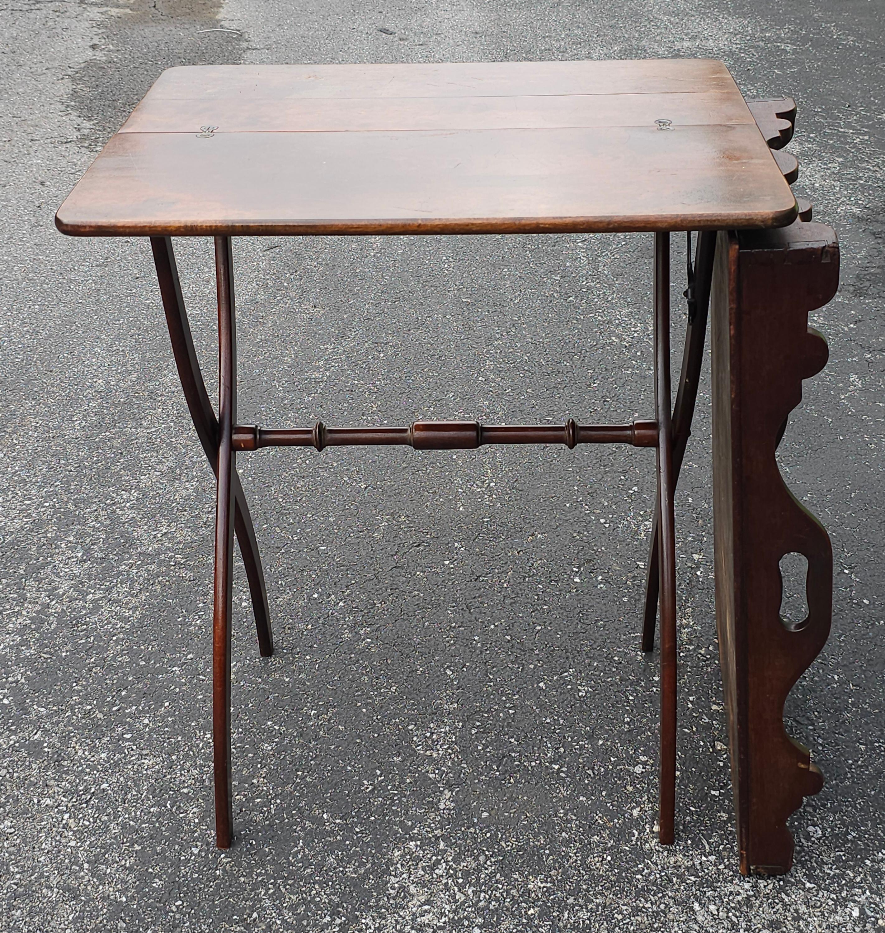 XIXe siècle Table à plateau du 19e siècle en acajou et faux bambou en vente