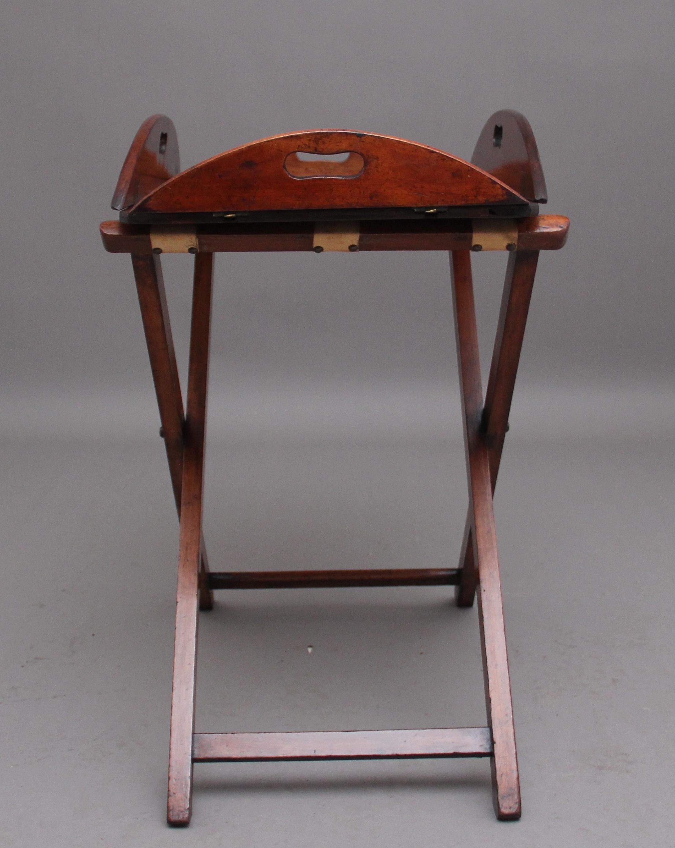 19th Century Mahogany Folding Butlers Tray on Stand In Good Condition For Sale In Martlesham, GB