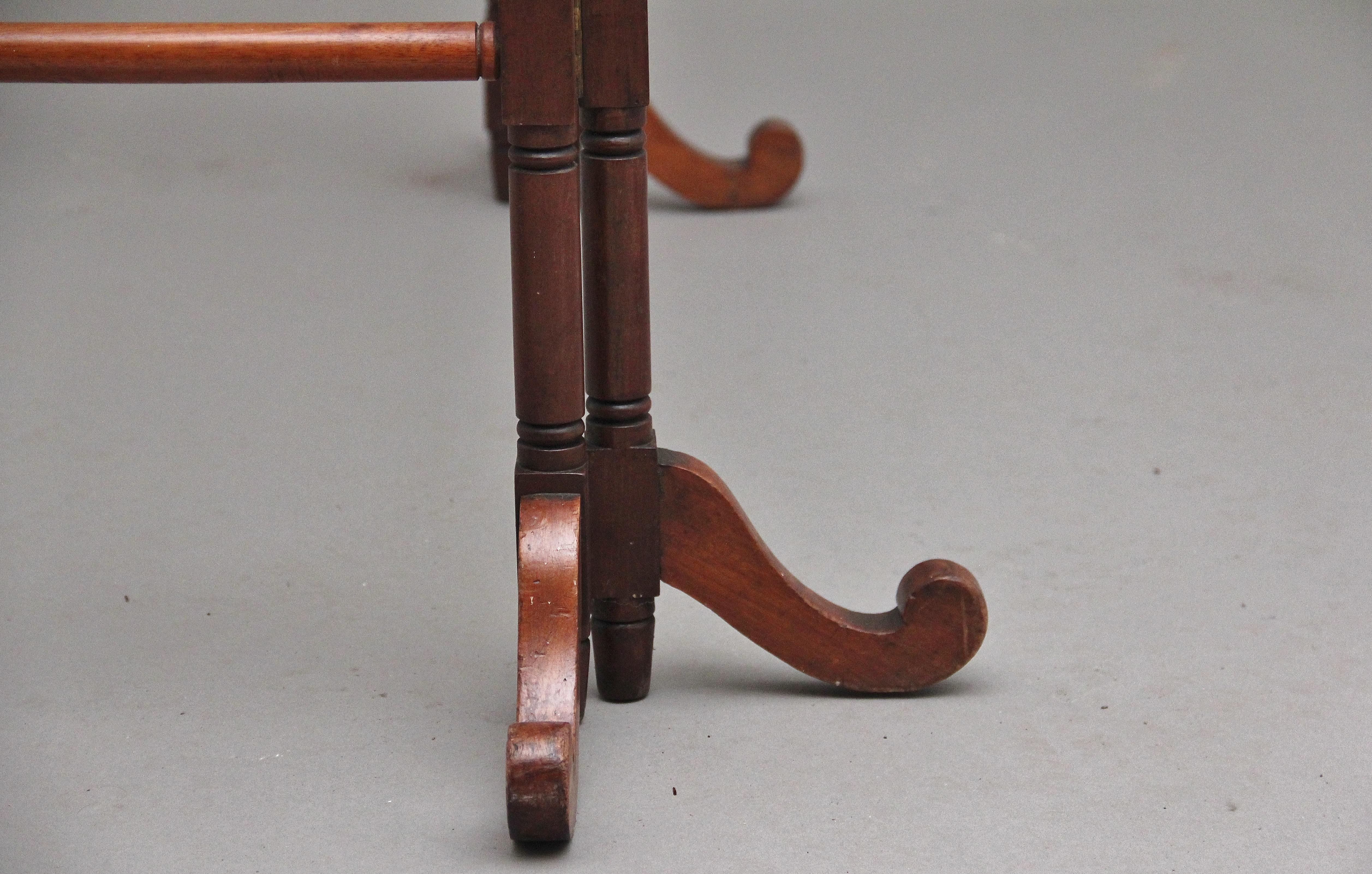 19th Century Mahogany Folding Towel Rail For Sale 2