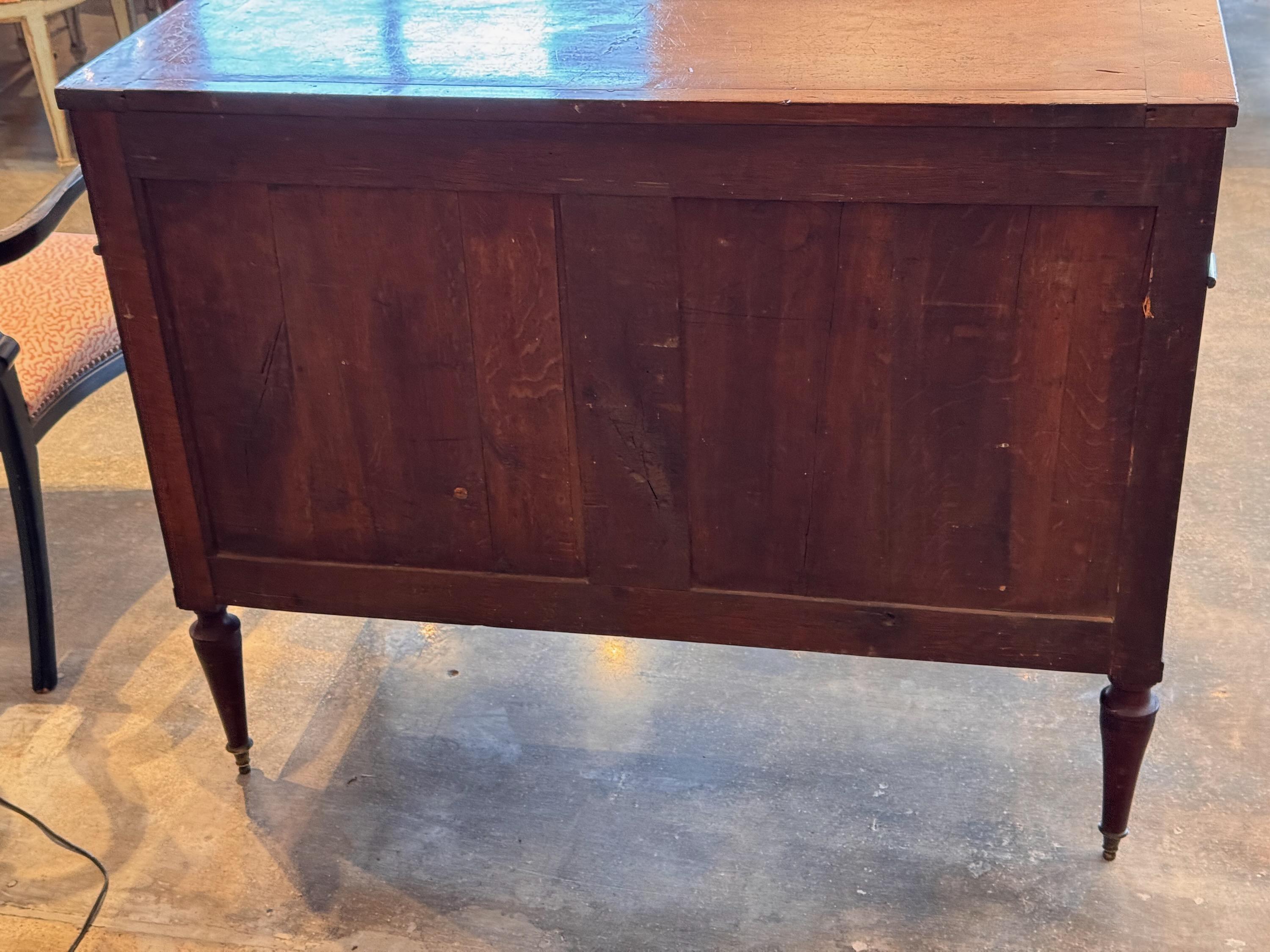 Commode francese in mogano del XIX secolo in vendita 6